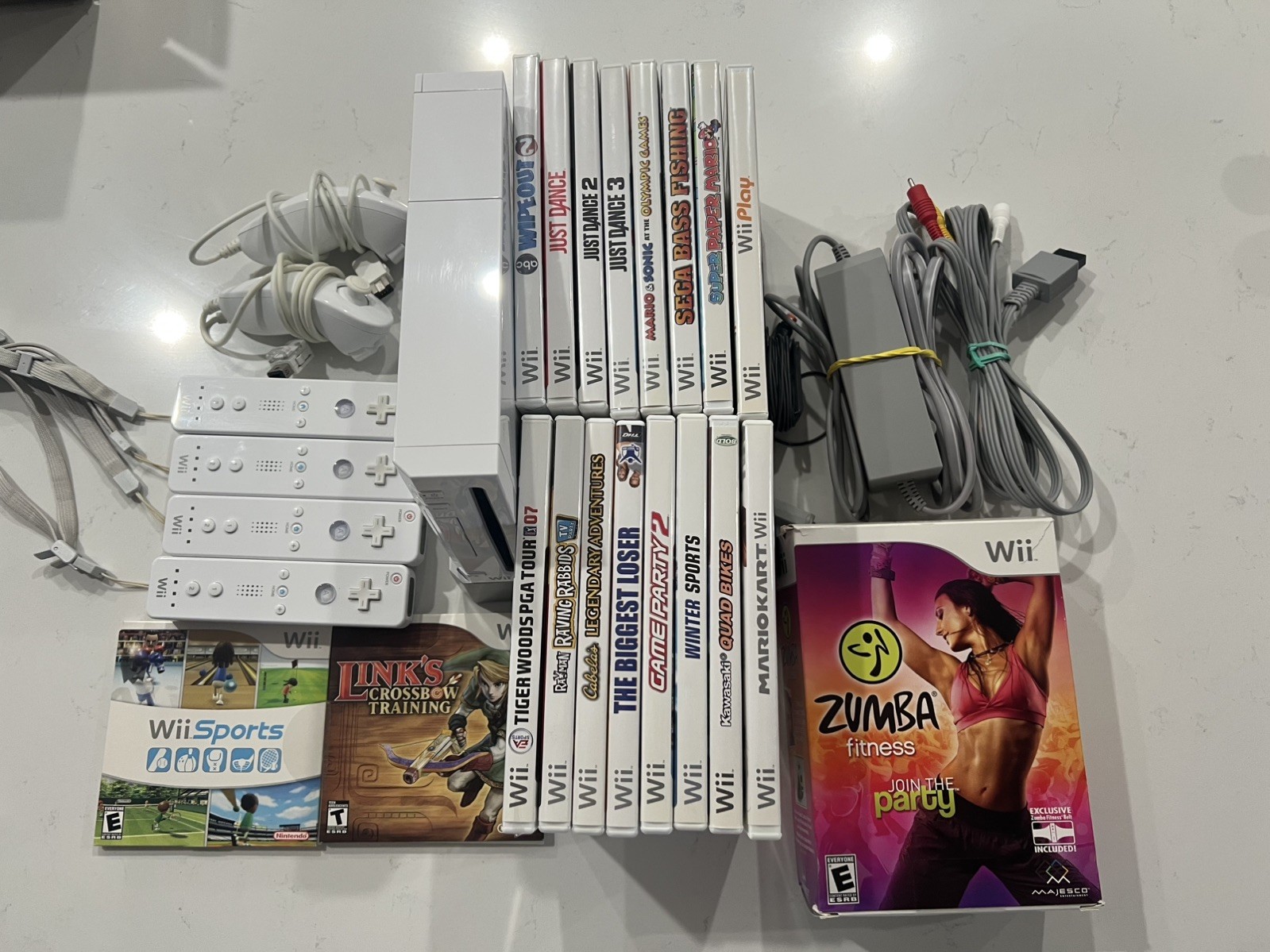 Nintendo Wii RVL-001 GameCube Compatible With 19 Games and More. Tested.