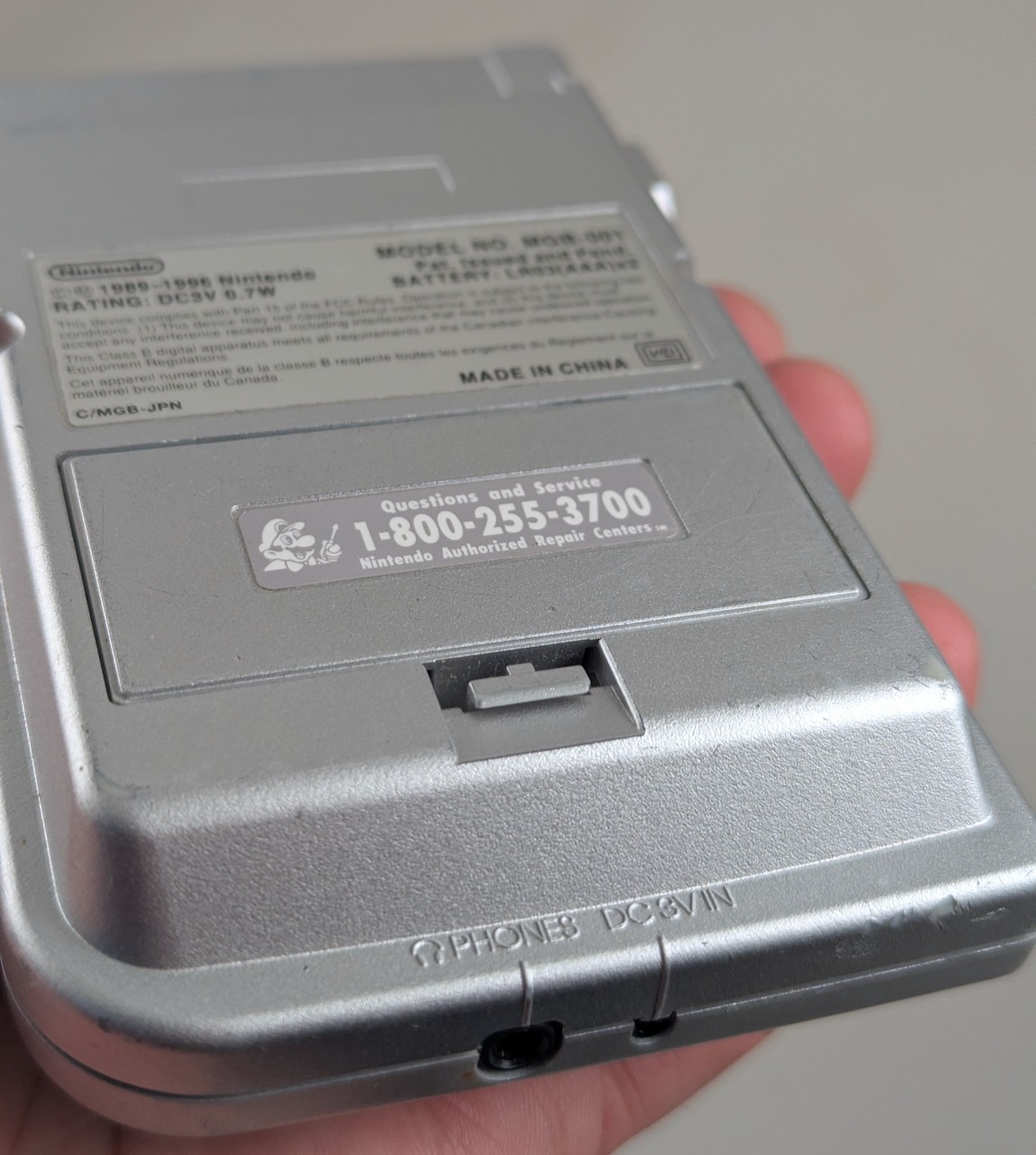 Nintendo Gameboy Pocket – Silver – w/ Box corrosion