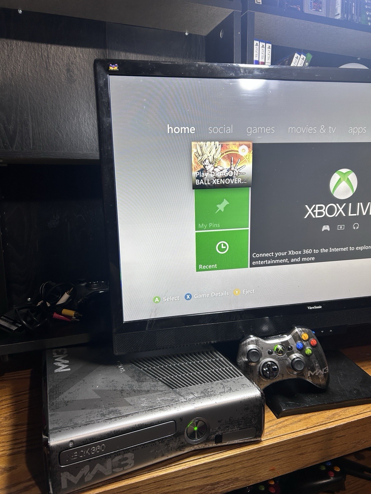 Xbox 360 Slim MW3 Modern Warfare 3 Limited Edition Console 320GB 2 Controllers