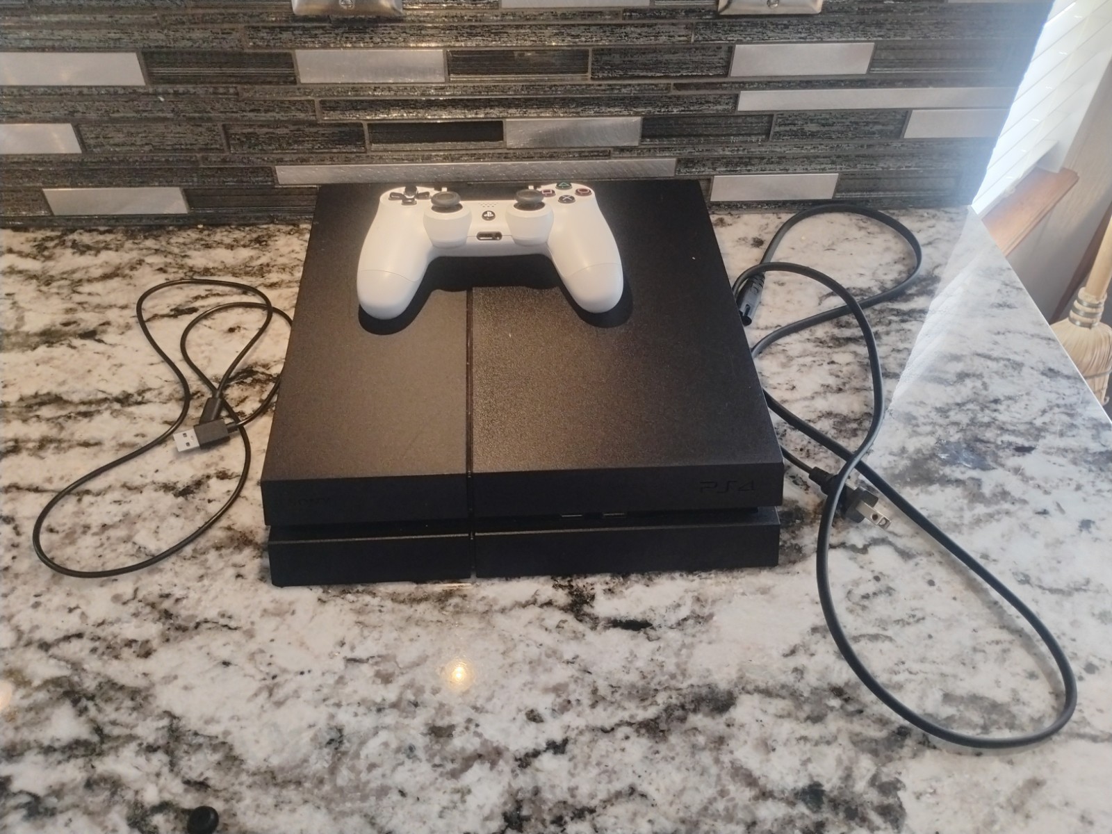 Sony PlayStation 4 – 500GB – With Controller – Tested And Working