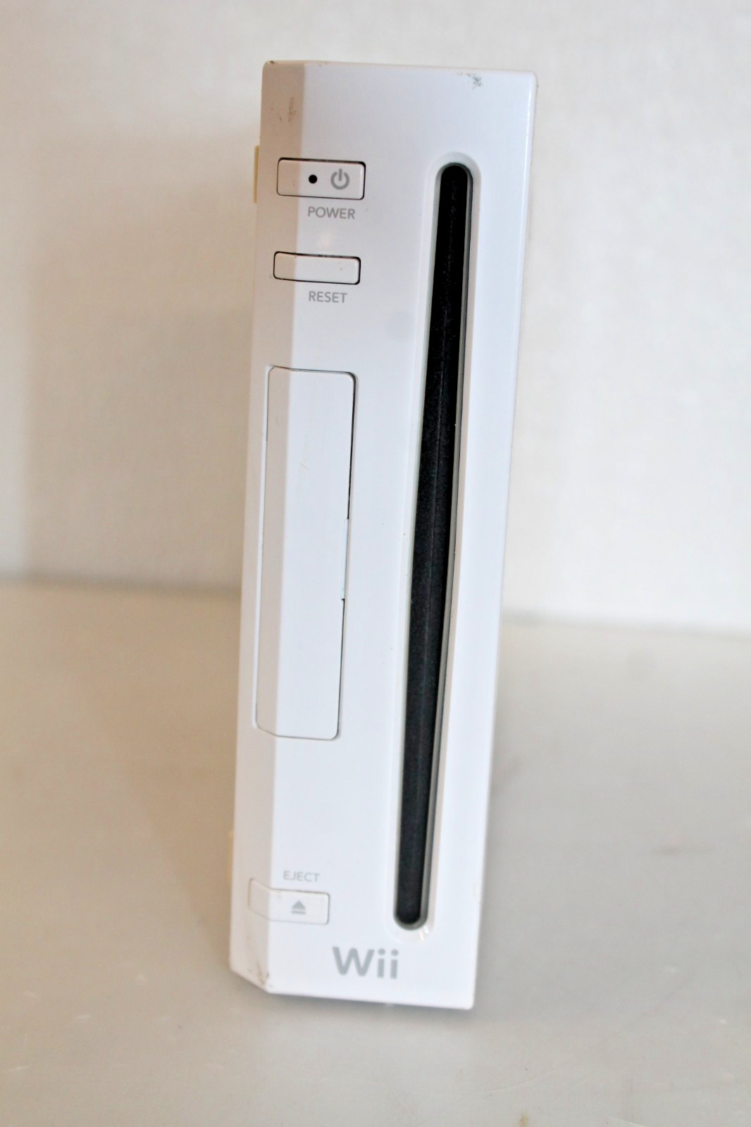 Nintendo Wii RVL-001 512 MB Home Console – White