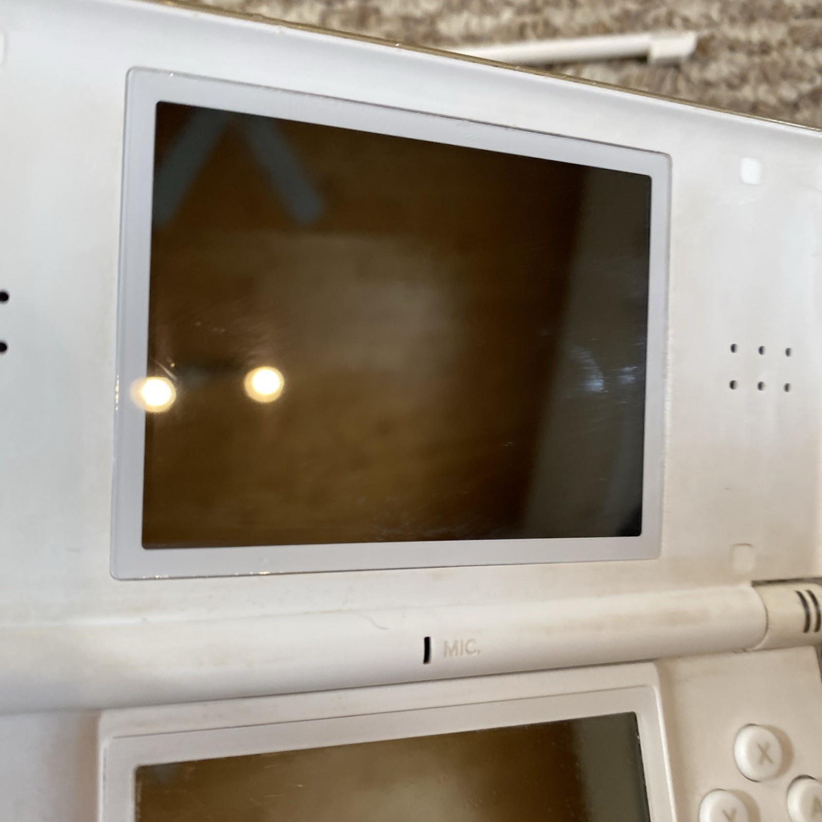 Nintendo DS Lite Polar White Handheld System WITH CHARGER AND STYLUS OEM