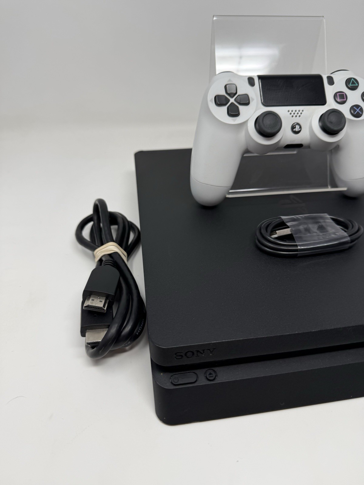 Sony PlayStation 4 Slim 500GB Console Bundle NEW THERMAL PASTE (Firmware 10.50)