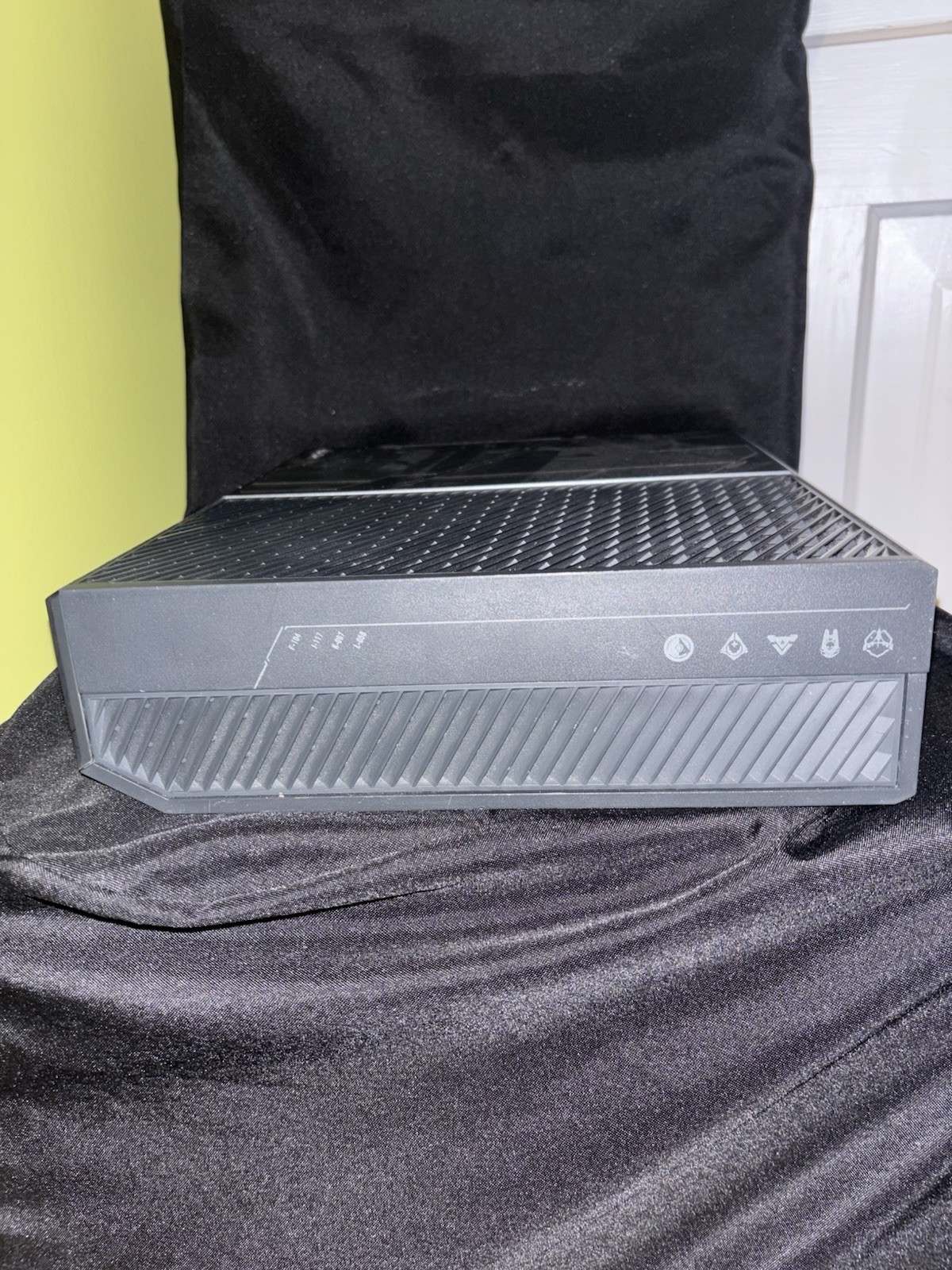 Microsoft Xbox One Halo 5: Guardians Limited Edition 1TB – Console Only