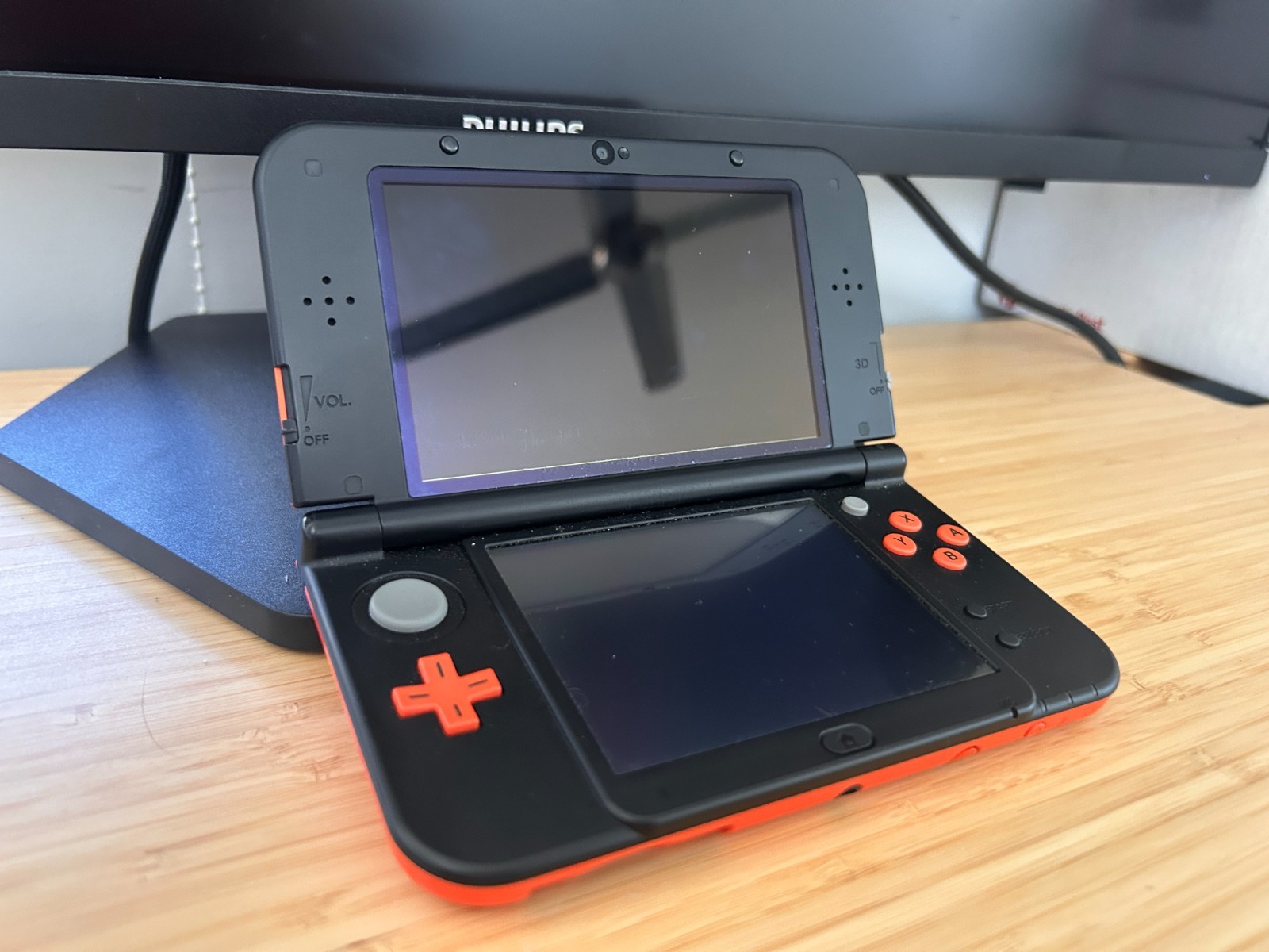 New Nintendo 3DS XL Console Orange Black, Working w Charger & Hard Shell
