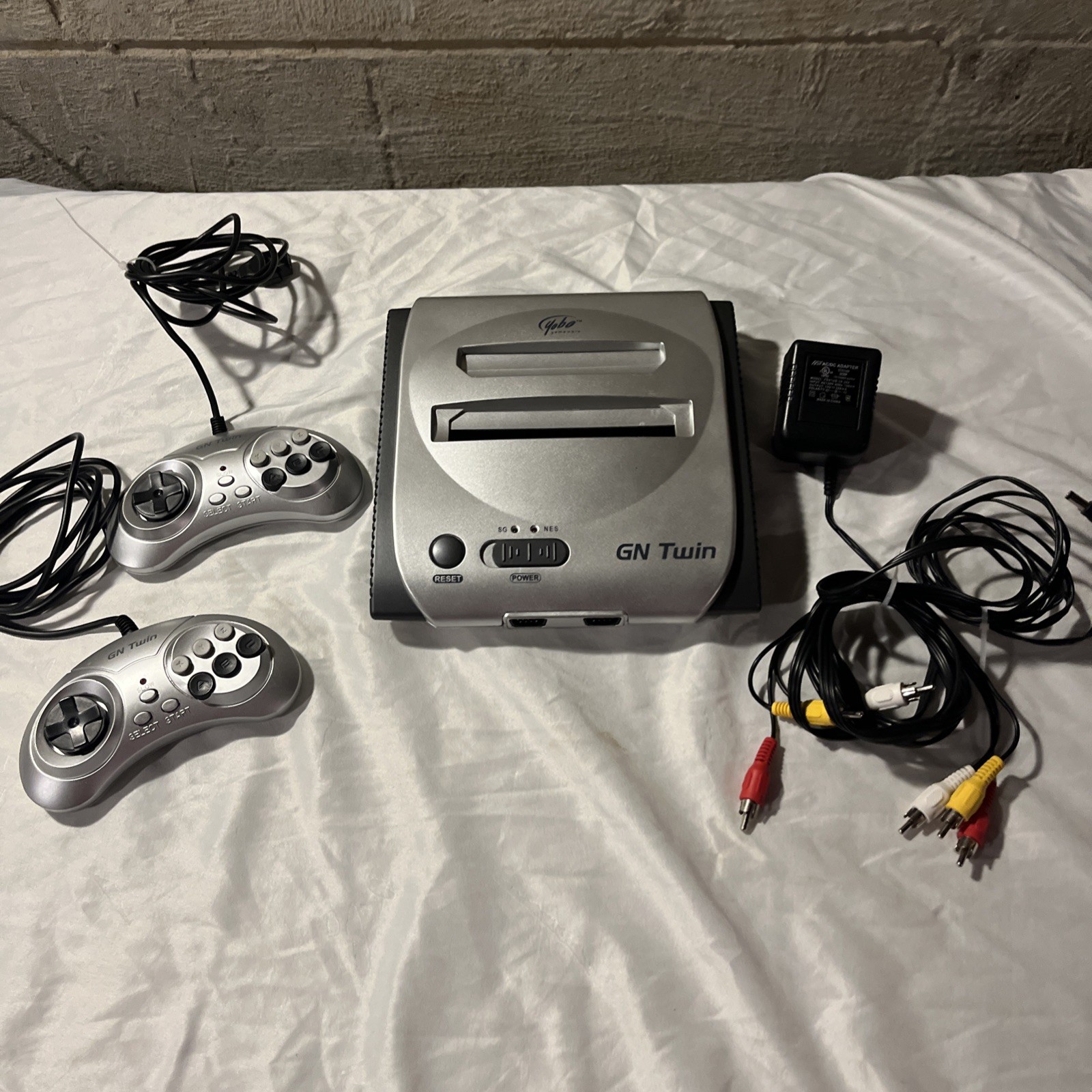 Yobo GN Twin Dual Cartridge Console NES Genesis Silver/Black Parts Or Repair Onl