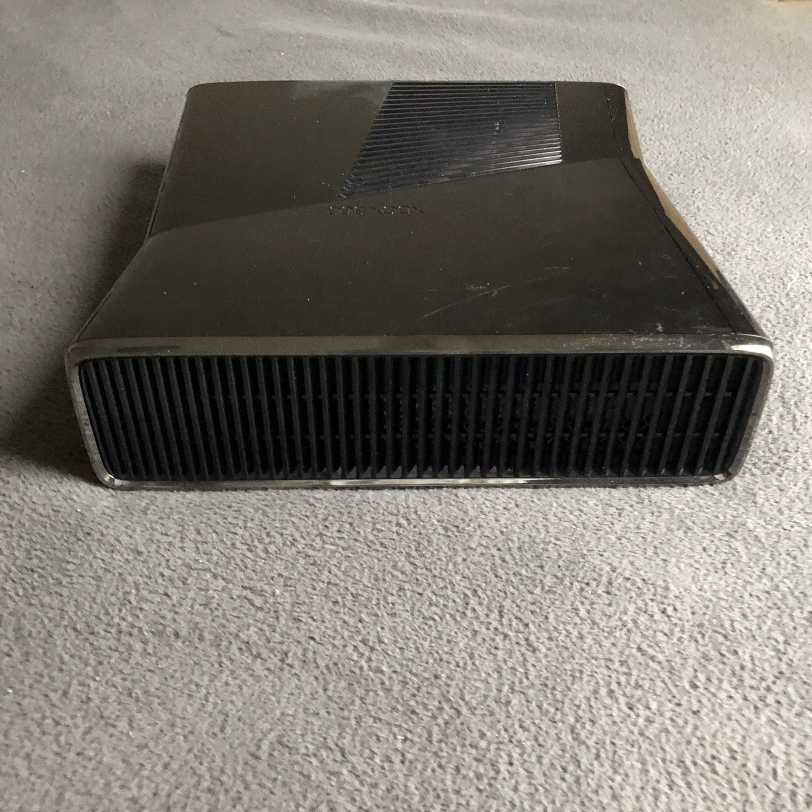 Xbox 360 Slim Console Chrome Trim 250GB Metro V1 Dash w/ Halo Controller – WORKS