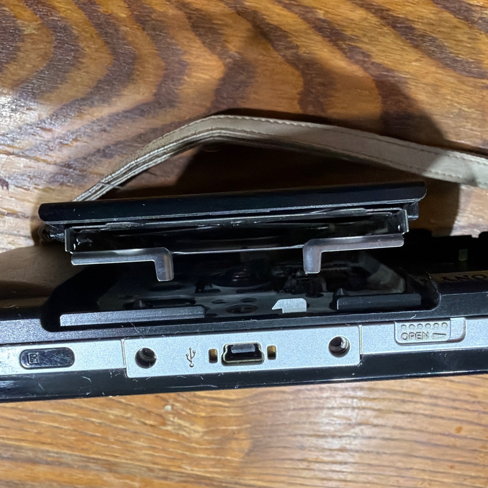 PSP 1001 – Missing Battery – Needs Charger Cord – Comes w/ Games – See Disc.