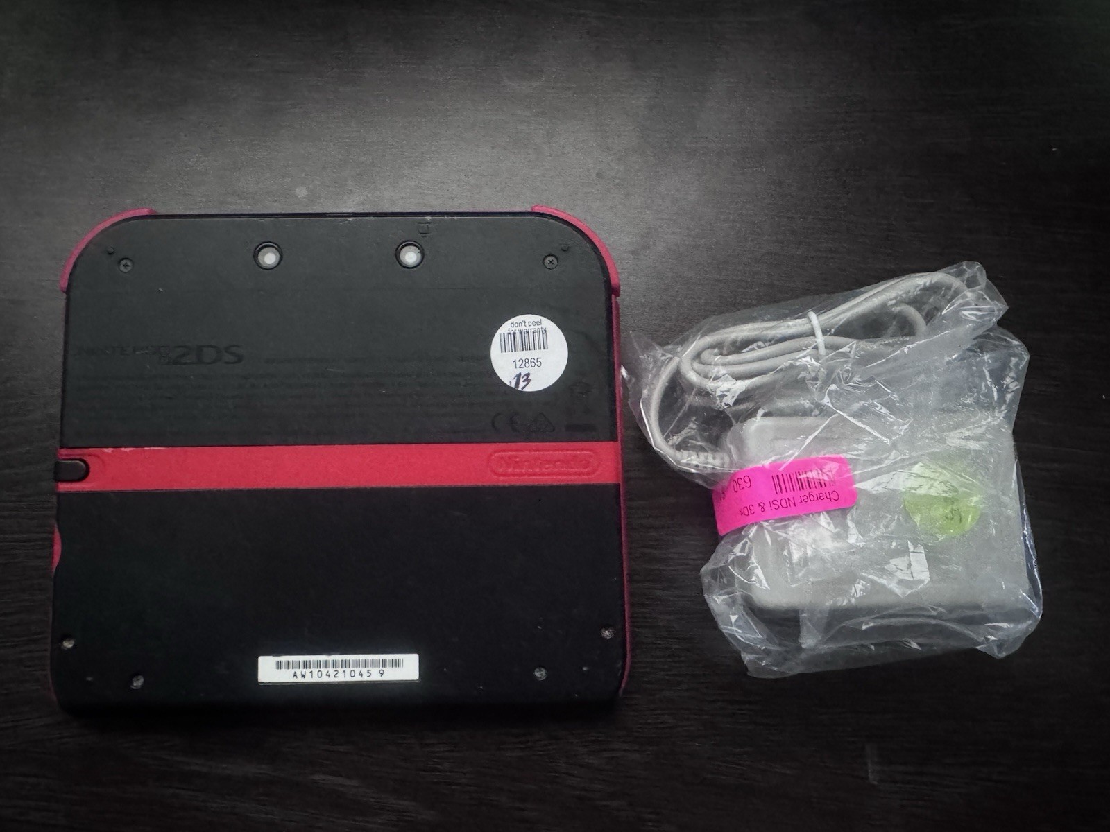 Nintendo 2DS FTR-001 – Black/Red – w/ Charger & Stylus (Minor Scratch)