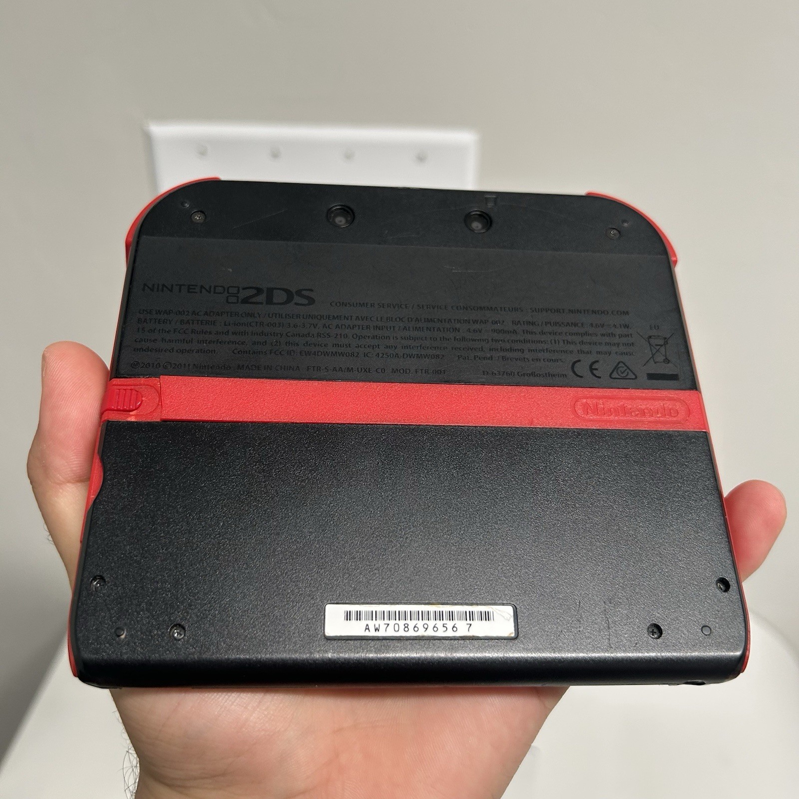Nintendo 2DS Red/Black Handheld Console With Original Box Tested Working!