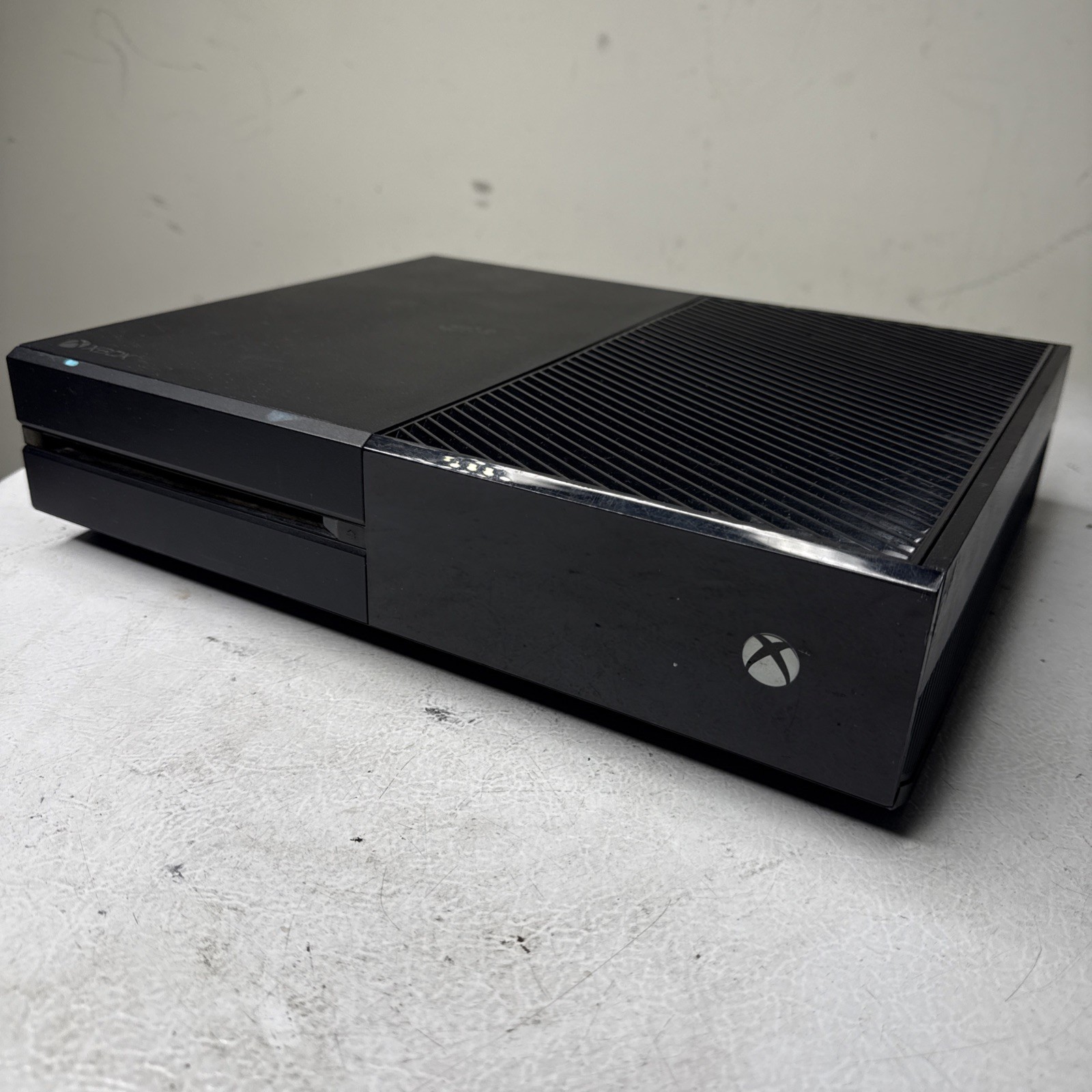 Microsoft Xbox One 500GB CONSOLE ONLY Gaming System Only Black 1540