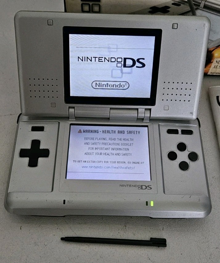 Nintendo DS Console – Metroid Prime Hunters First Hunt Edition In Box