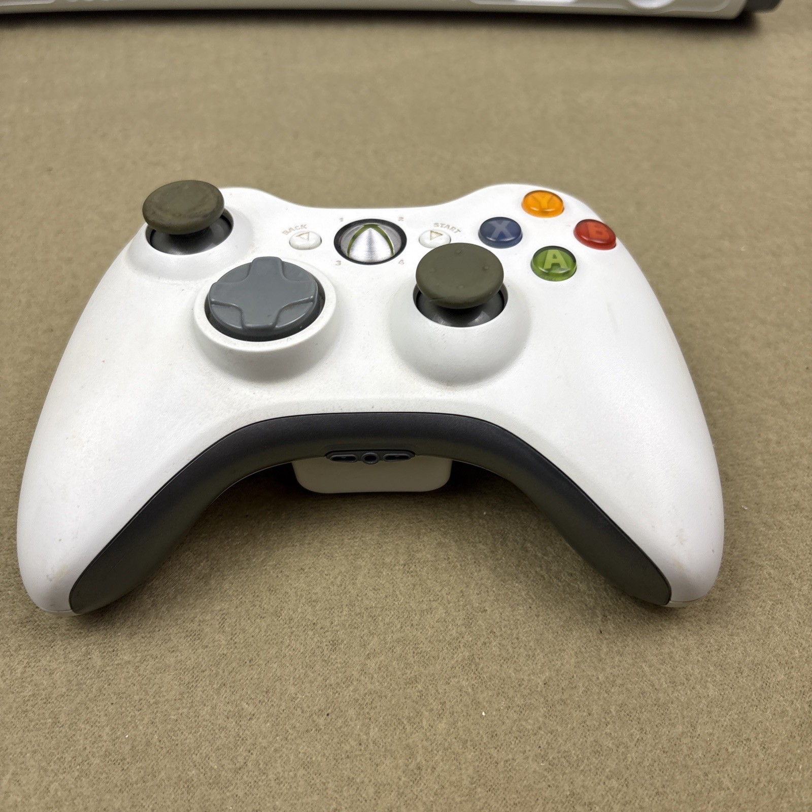 Microsoft Xbox 360 White 16GB Console Bundle Controller Tested Working