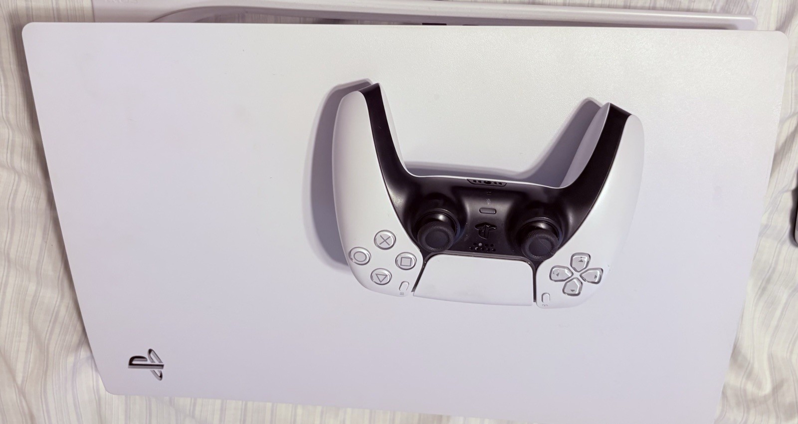 Disc Edition – plays physical PS5 and PS4 Unlocked, fully functional