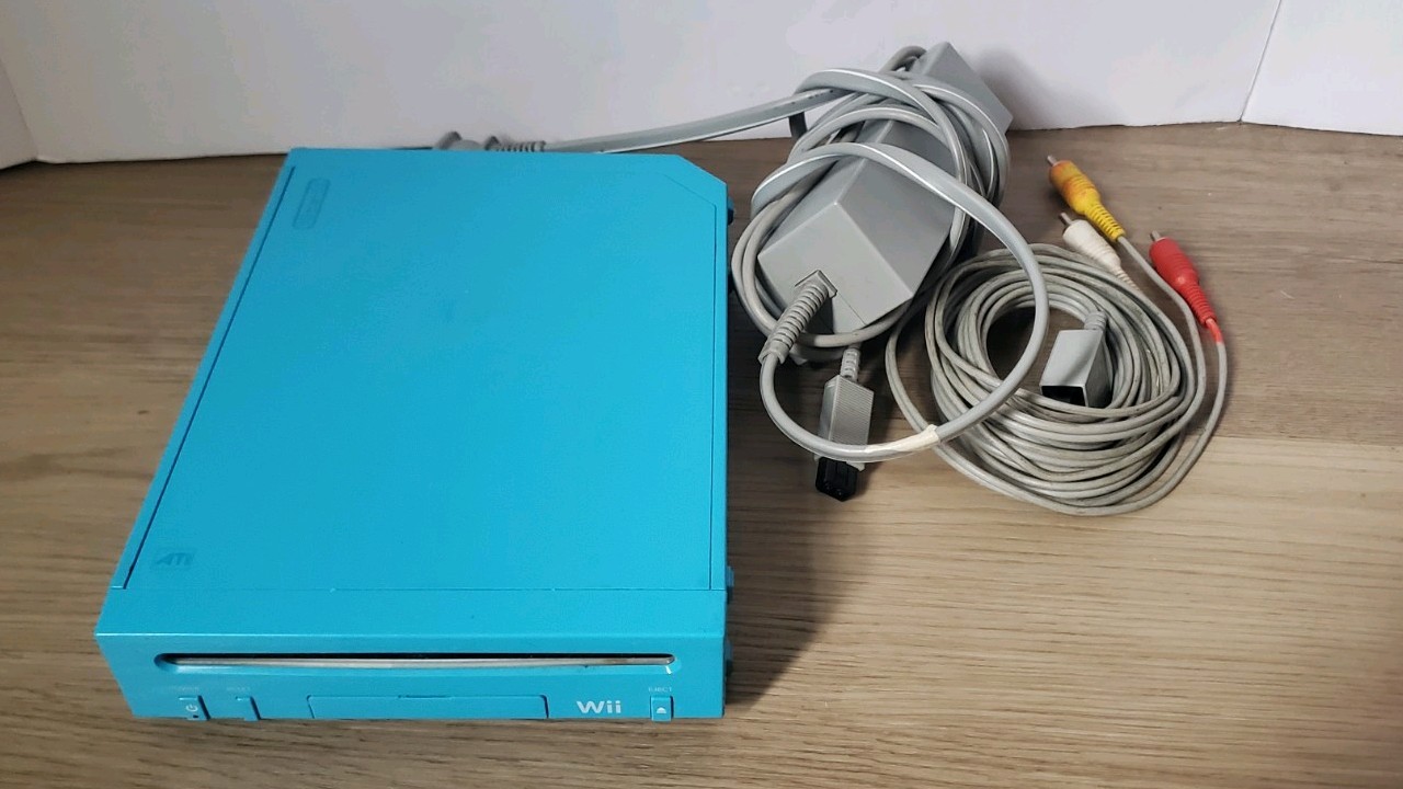 Nintendo Wii RVL-101 Blue Video Game Console Bundle with Hook-Ups Tested