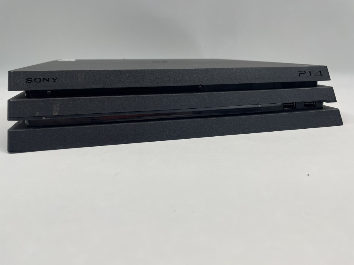 DISC READER DOES NOT WORK!! 2tb ps4 w power cord and controller. (P02004897)