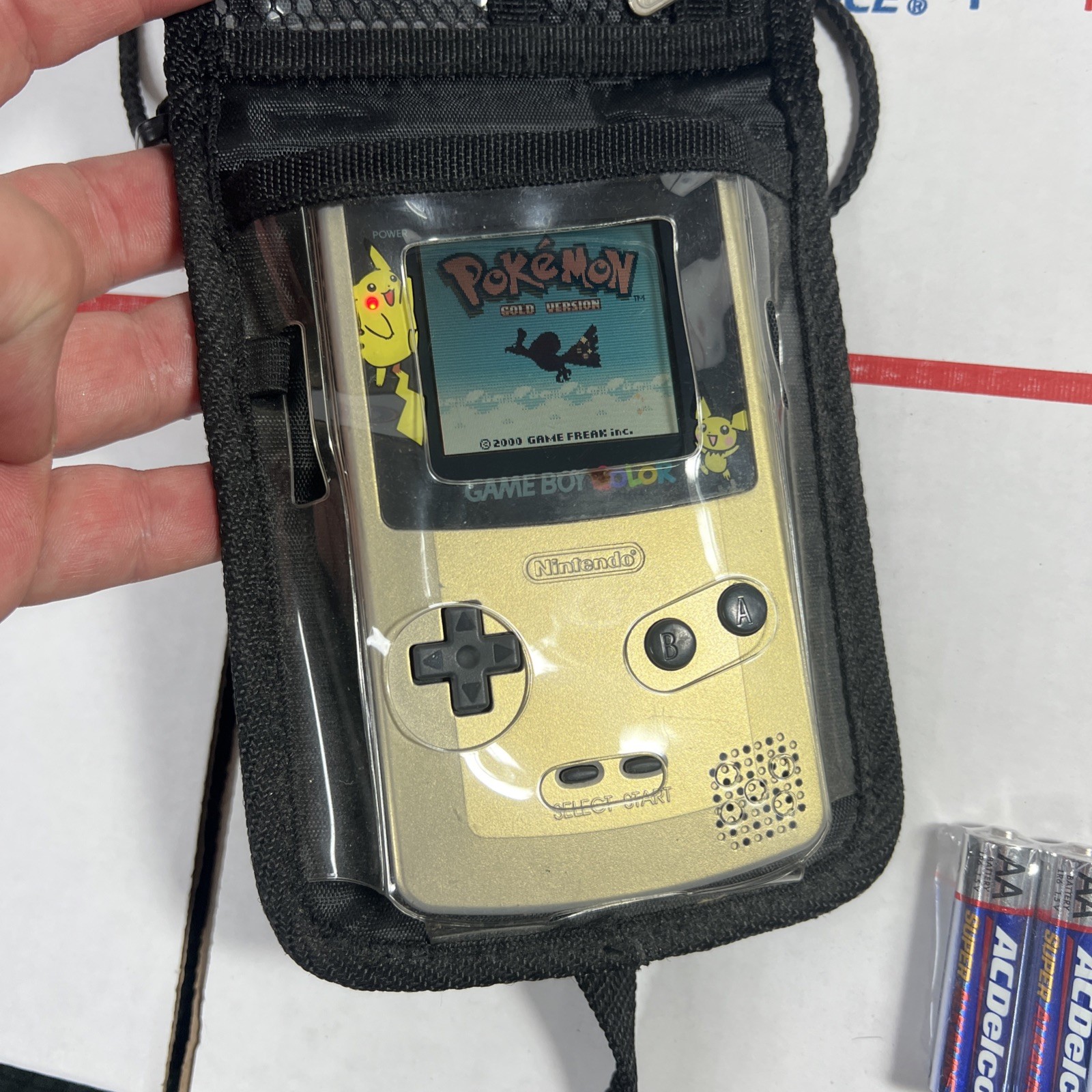 Nintendo GameBoy Color Pokémon Special Edition Pikachu Pichu + Pokémon GOLD