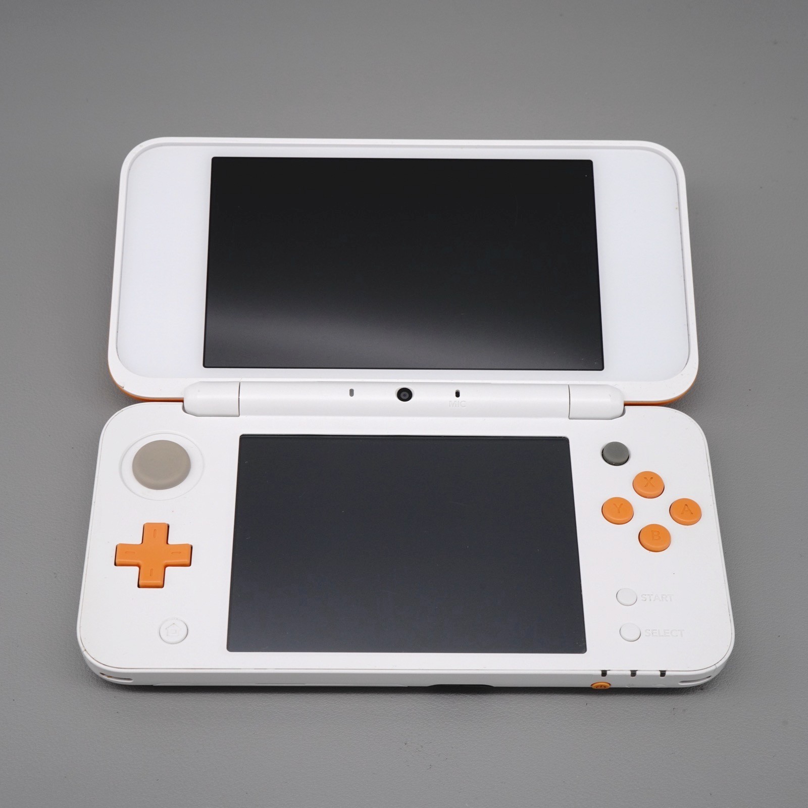 Nintendo «New» 2DS XL Console White & Orange w/ extras (USA)