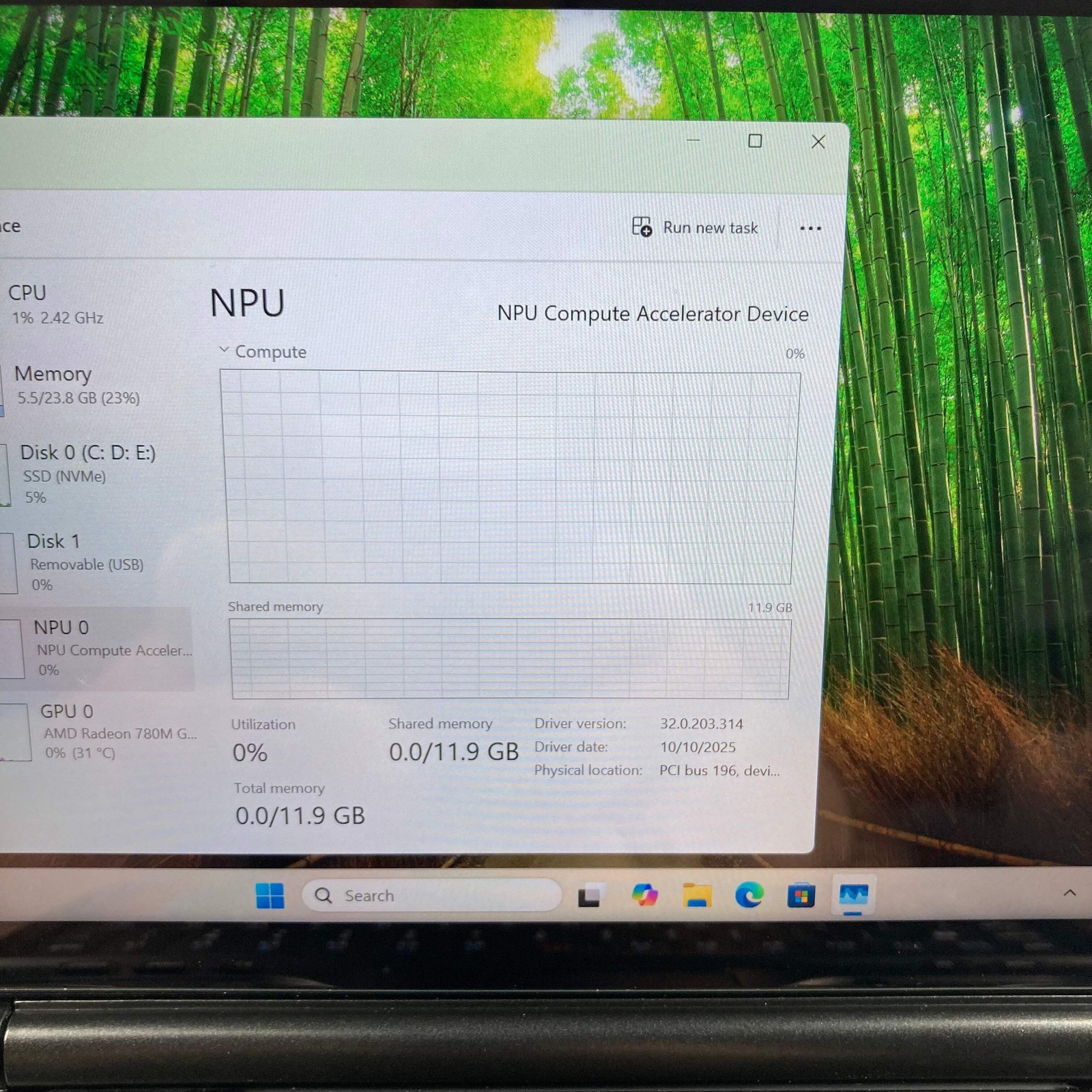 GPD Win Mini (2024) 7″ AMD Ryzen 7 8840U 32GB RAM 2TB Black G1617-01