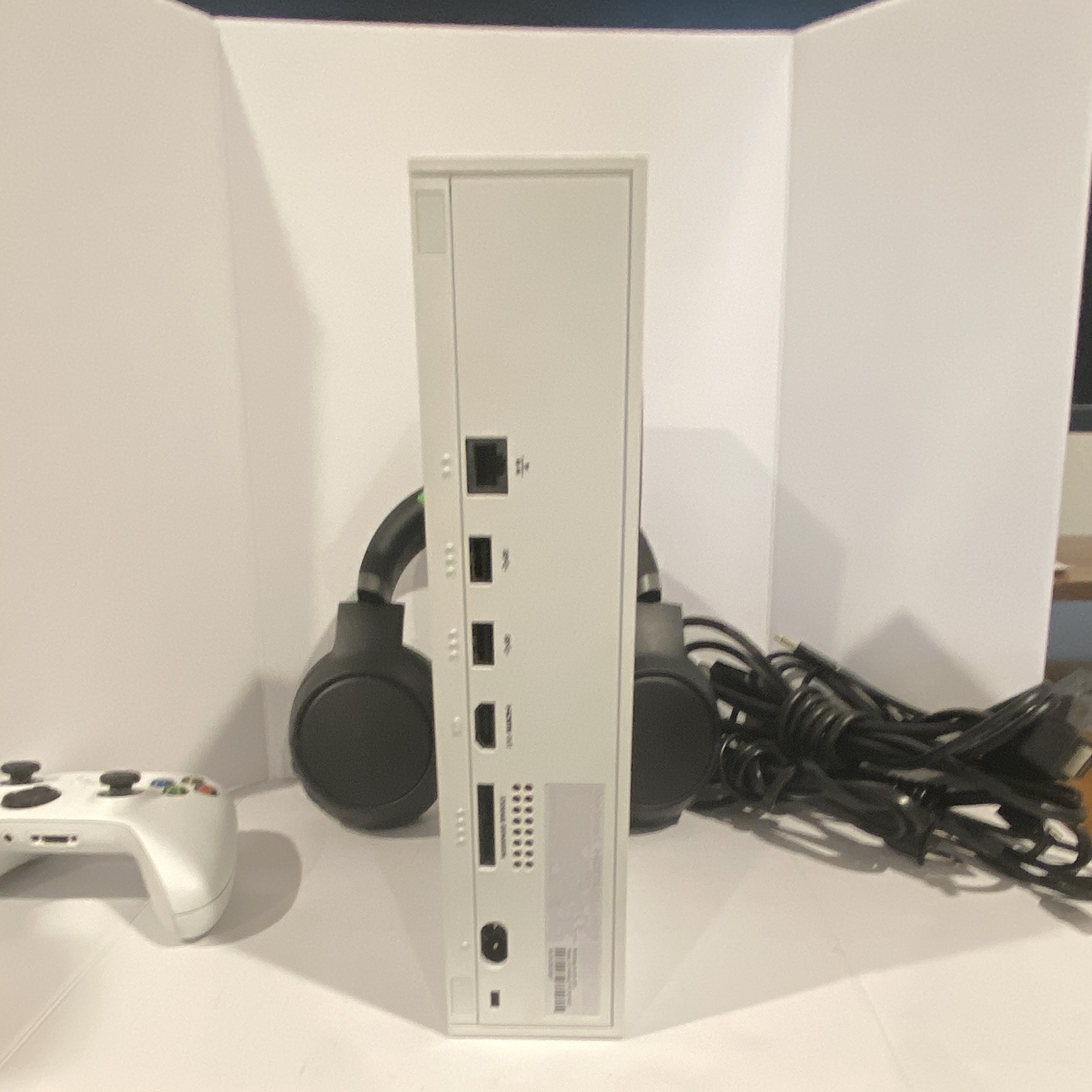 Microsoft Xbox Series S 512GB White Console Bundle Controller Headset 1440p