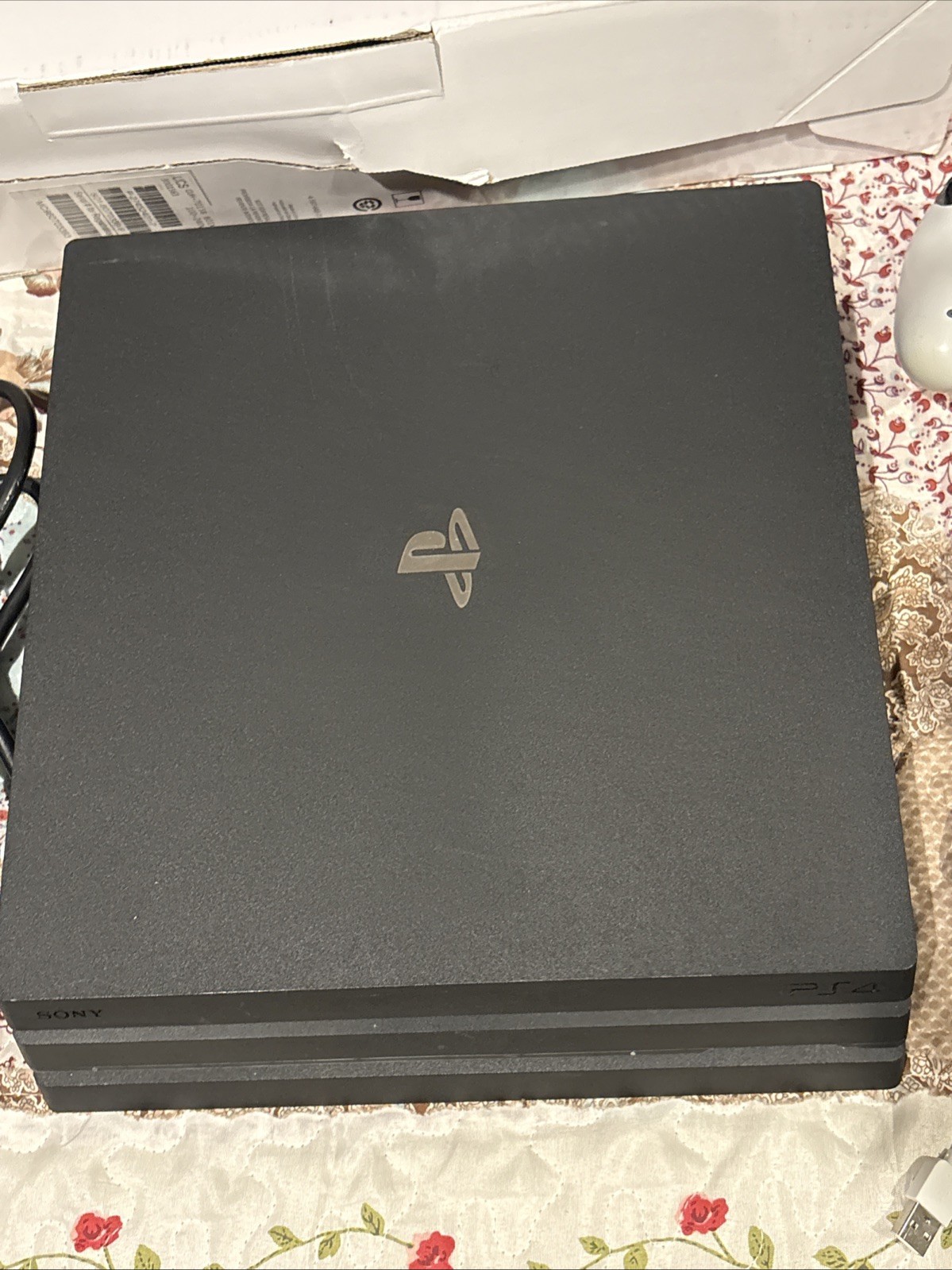 SONY PLAYSTATION 4 PRO CUH-7015B IN «NOT FOR RESALE» BOX (2 Controllers) Cords