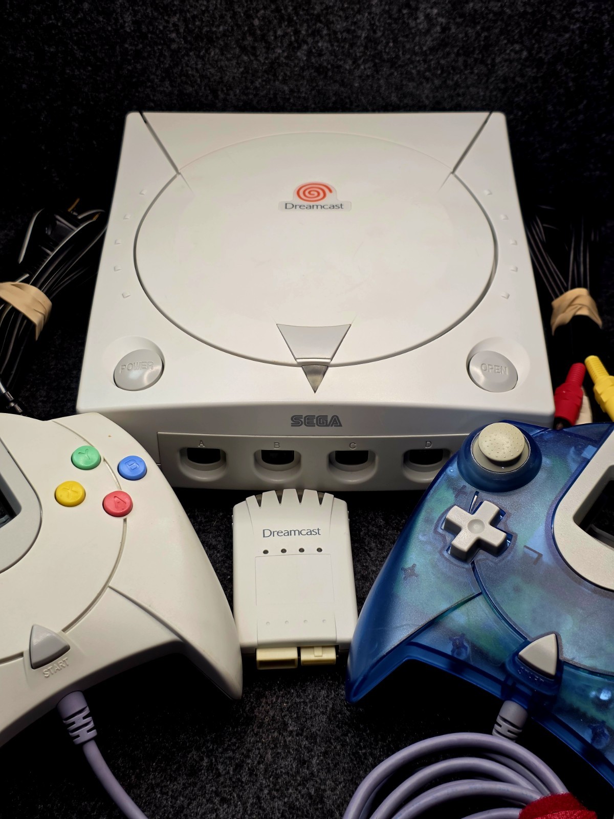 Sega Dreamcast HKT-3020 Console Bundle 2 Controllers VMU Tested Read!