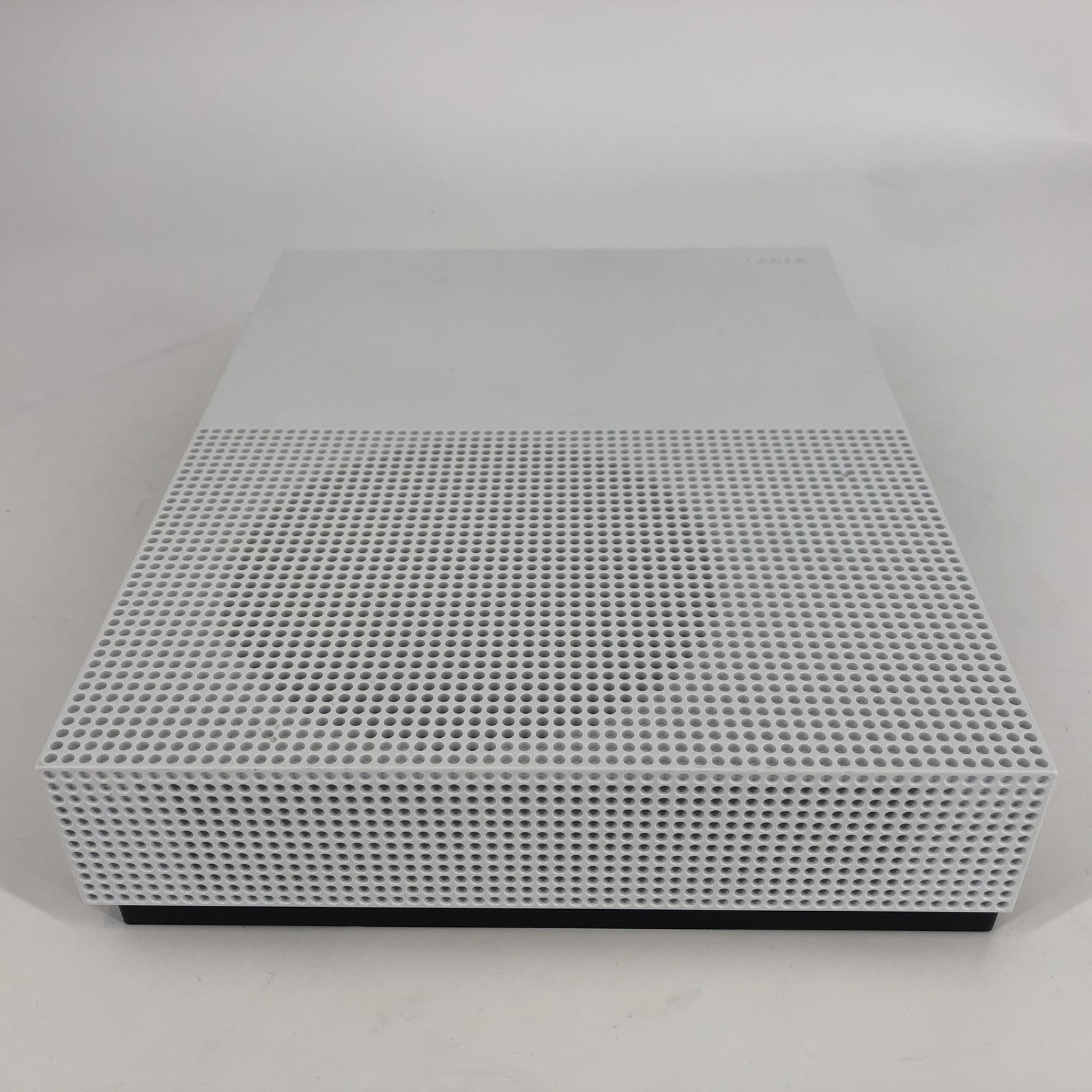 Microsoft Xbox One S Console White 1TB w/ Controller/HDMI/Power Cord – Good