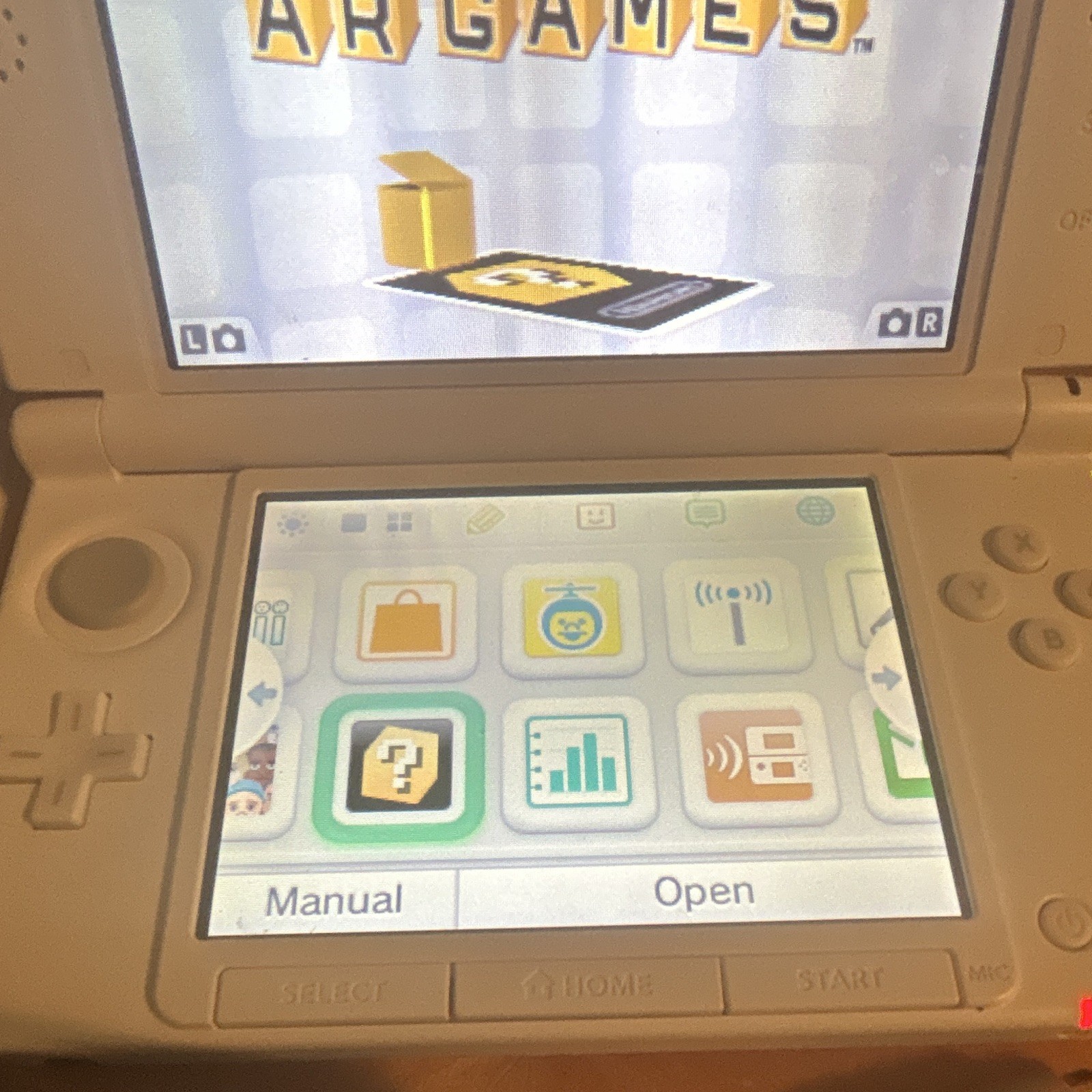 Nintendo 3DS XL White & Pink System w/Charger
