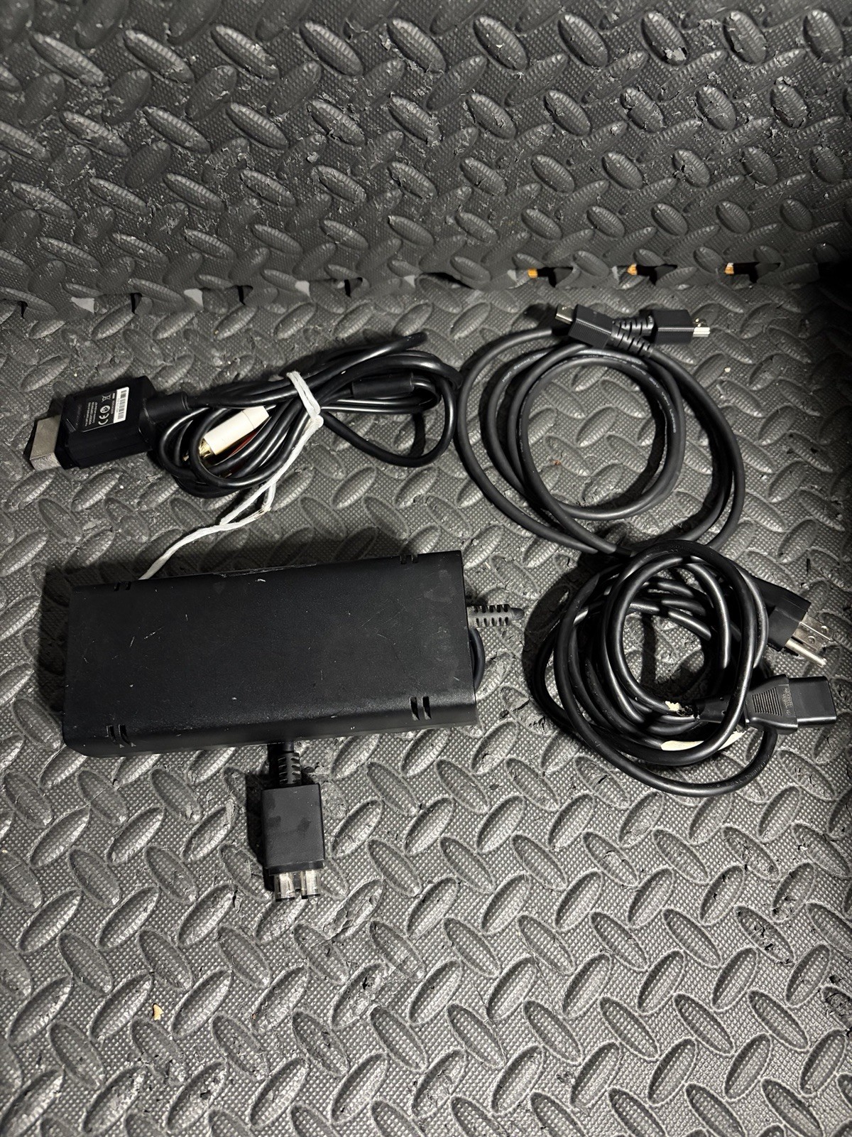 Microsoft Xbox 360 S Slim 250GB Console w/ Power Supply AV & HDMI Tested