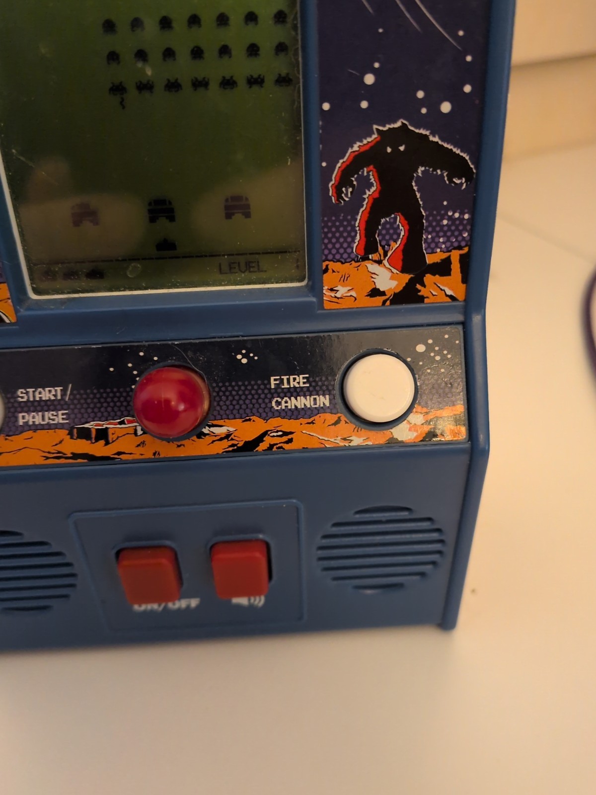 SPACE INVADERS Mini Handheld Arcade Cabinet Classic Video Game TESTED