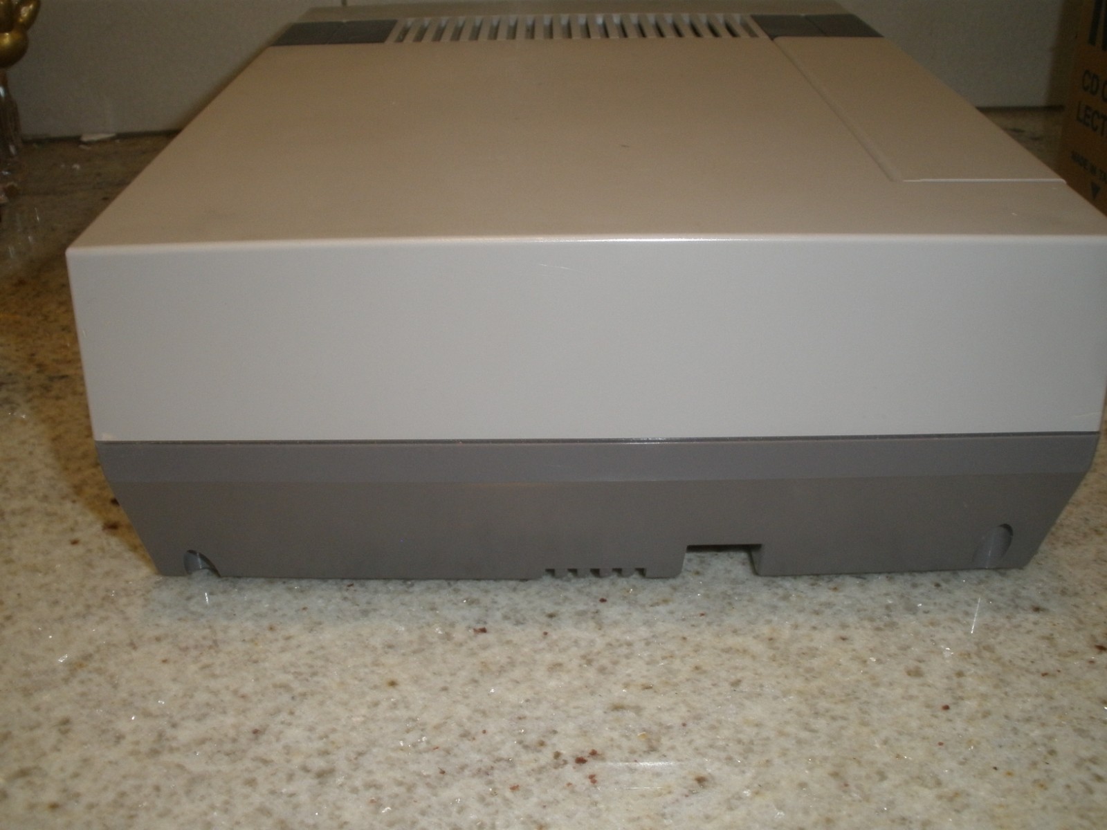 VINTAGE NINTENDO NES HOME CONSOLE TESTED WORKS NES-001 WITH GAME