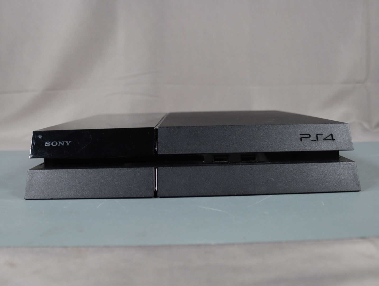 Sony PlayStation 4 PS4 500GB Black CUH-1215A Tested W/ Game + Charger