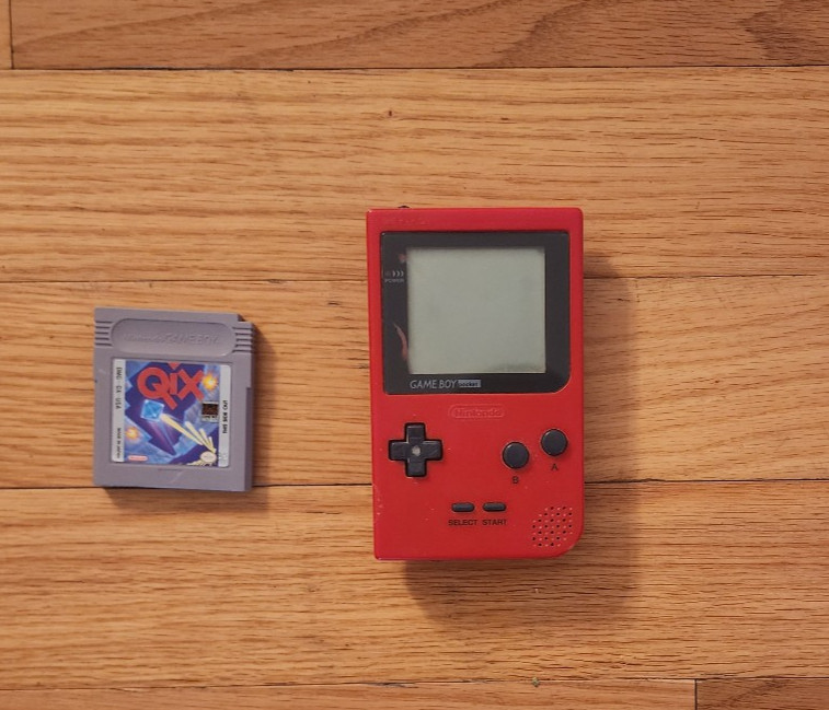 Nintendo Game Boy Pocket MGB-001 Red with Qix game – Tested & Working