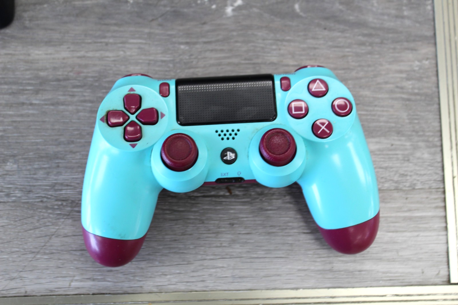 Sony PlayStation 4 Slim 1TB Console – Jet Black CUH-2215B w/Blue/Red Controller