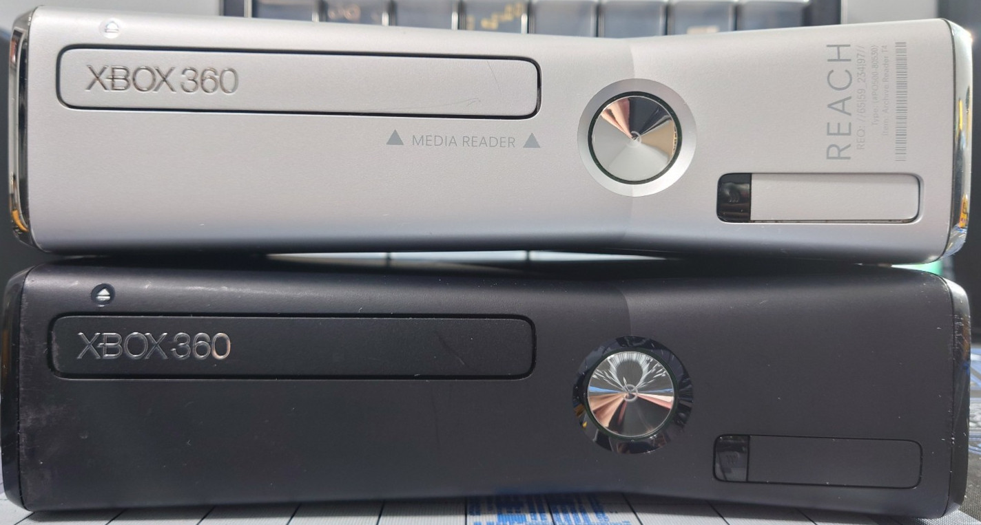 [PARTS/REPAIR] Microsoft XBOX 360 S Halo Reach 250GB Console + Matte Black 360 S