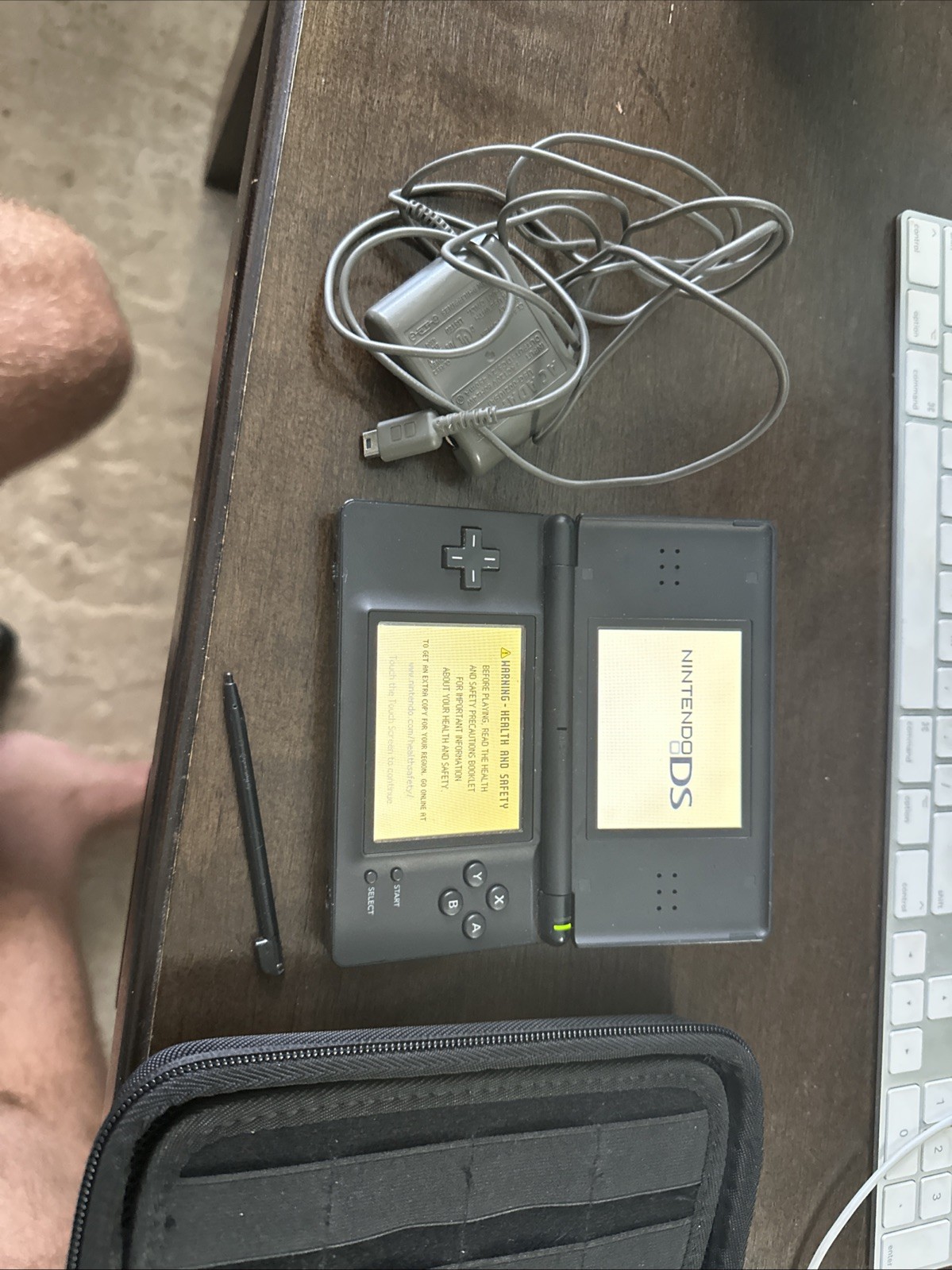 Nintendo DS Lite 32MB Handheld System – Black (USG-001)
