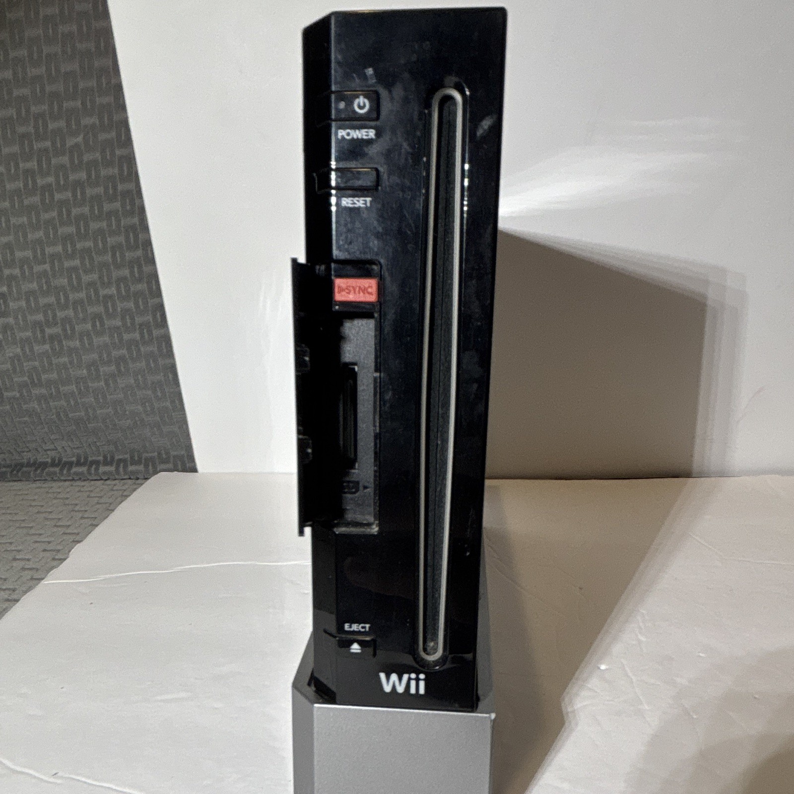Nintendo Wii Black Console Bundle RVL-001 w/ Remote, Nunchuk, Cables