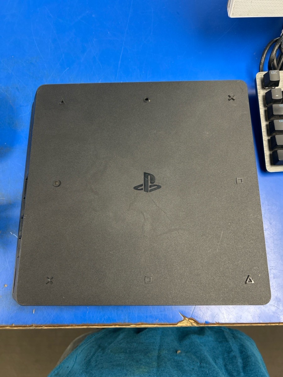 SONY PS4 – SYSTEM – CUH-2215B – 500GB – SLIM (C57006979)