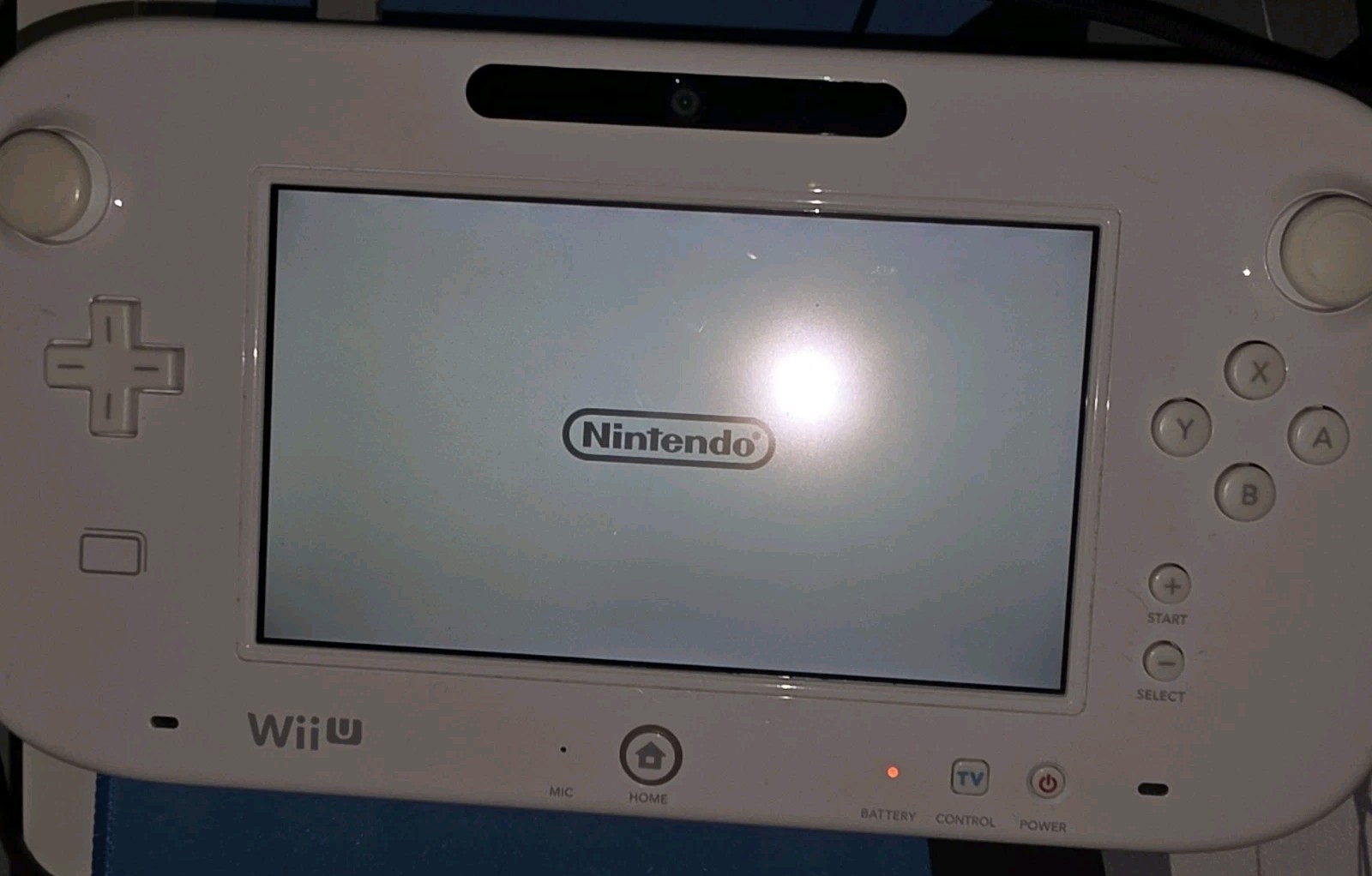 [EXCELLENT] Wii U 32GB WHITE USA Region Changed Console With Box. No Scratches