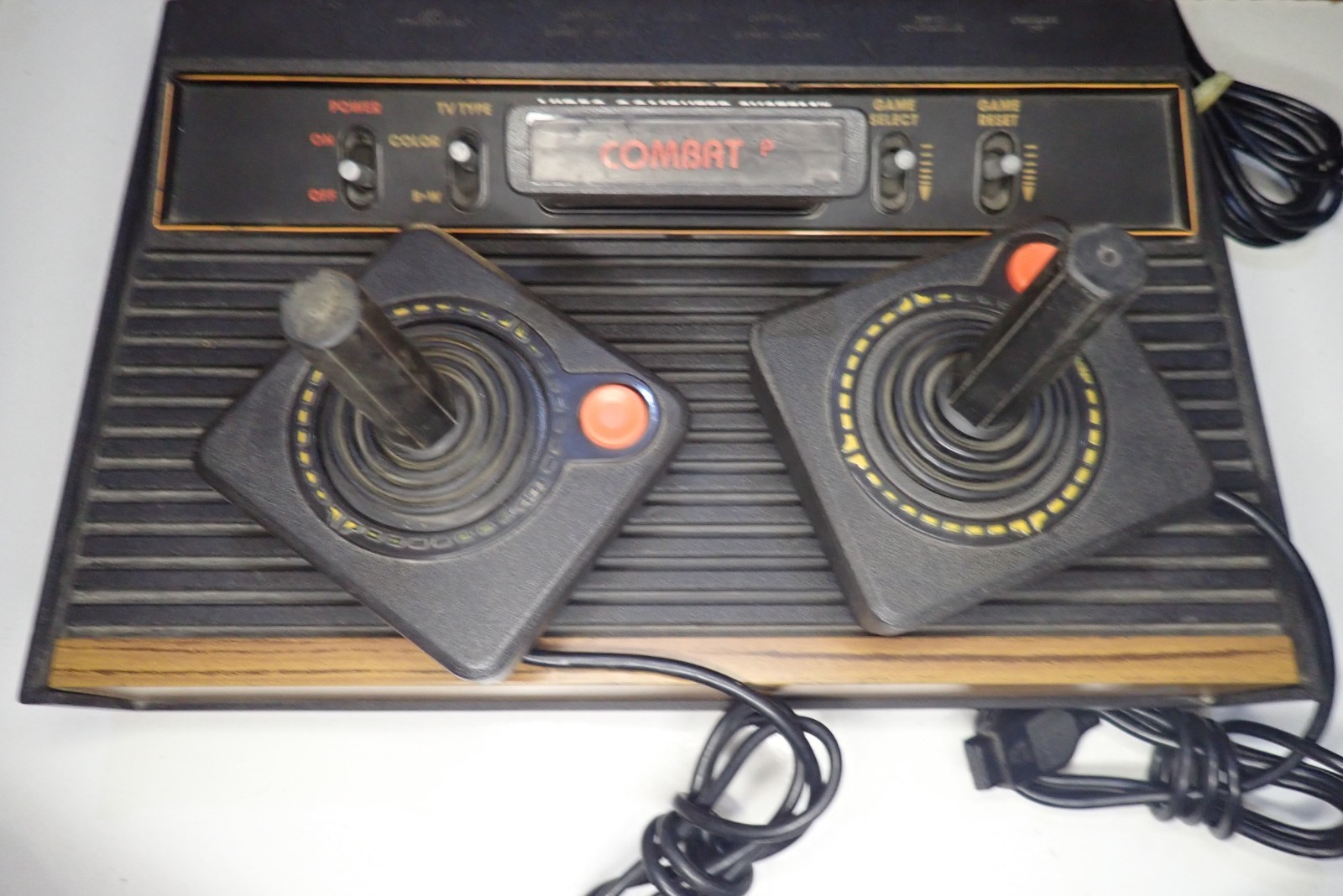 VTG ATARI CX-2600 VIDEO COMPUTER SYSTEM CONSOLE w/ CONTROLLERS