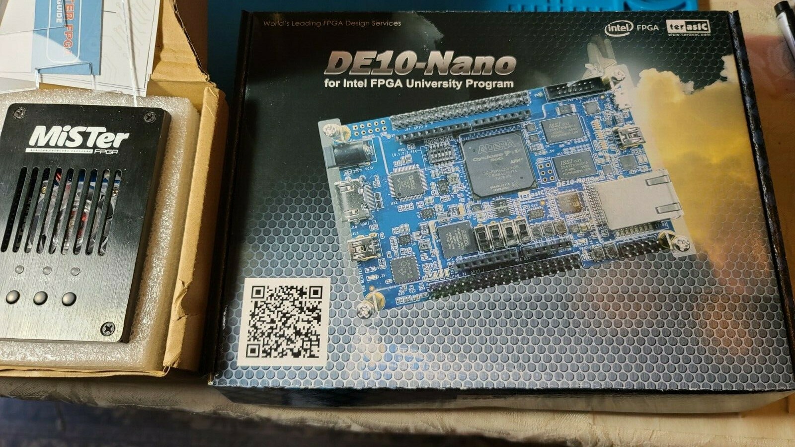 MiSTer FPGA Terasic DE10 Nano + 256GB SD preloaded + Case + 128MB + USB HUB + IO