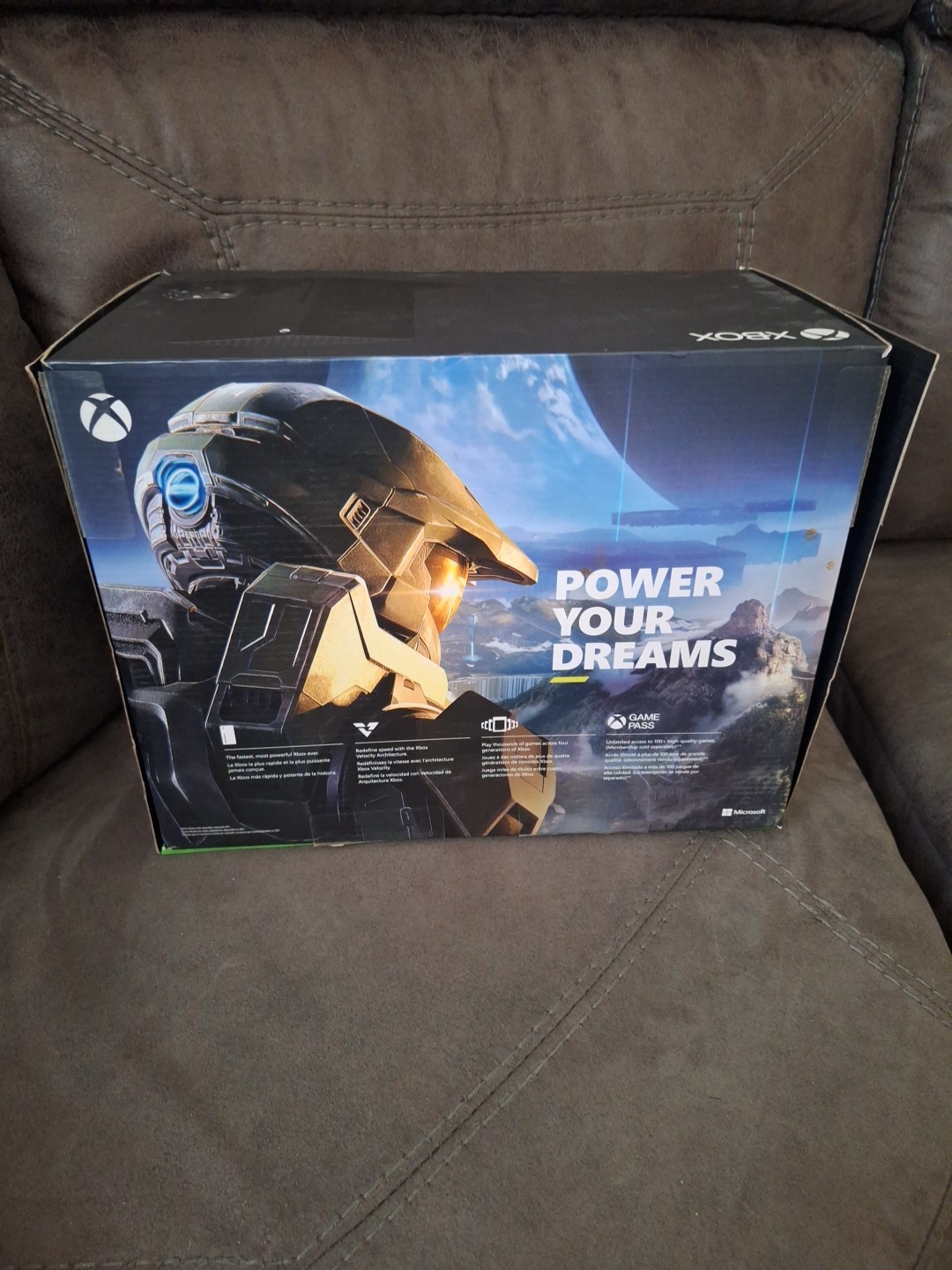 Microsoft Xbox Series X 1TB With Box.Bundled With A Headset And 3 Games .