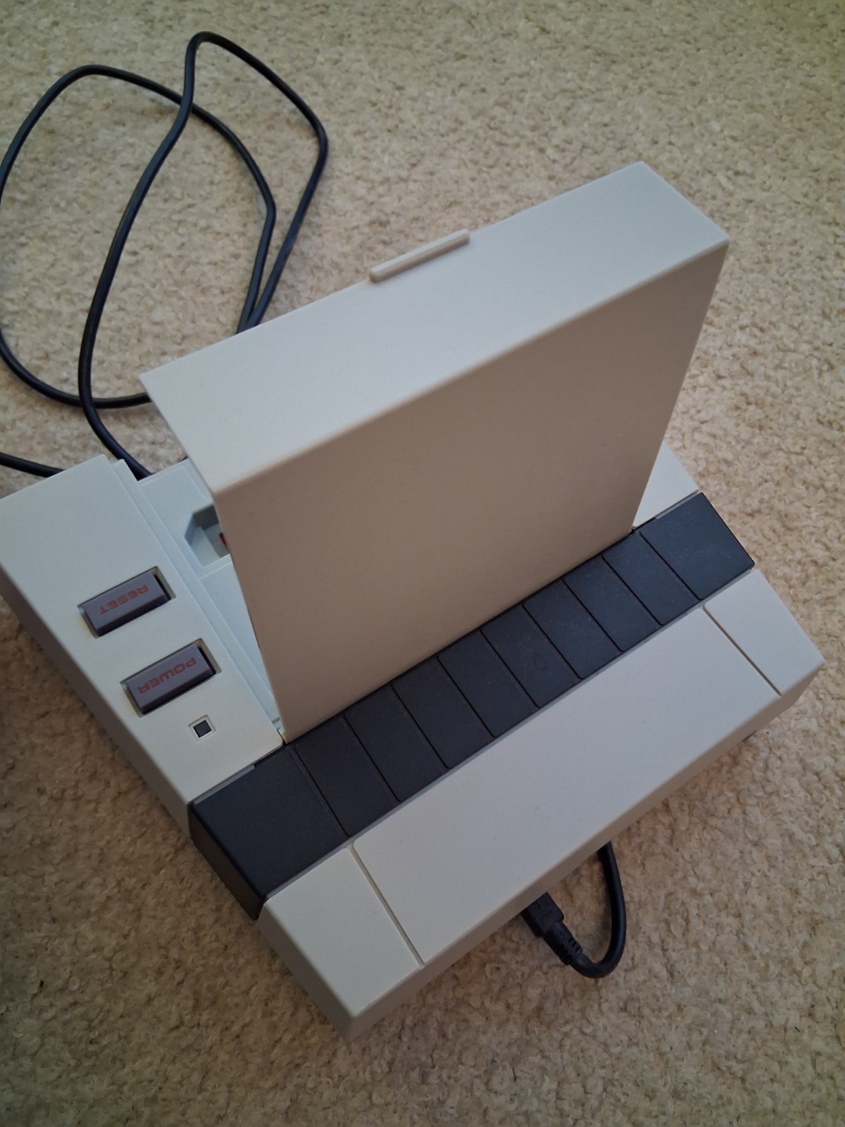 Nintendo NES RetroUSB AVS