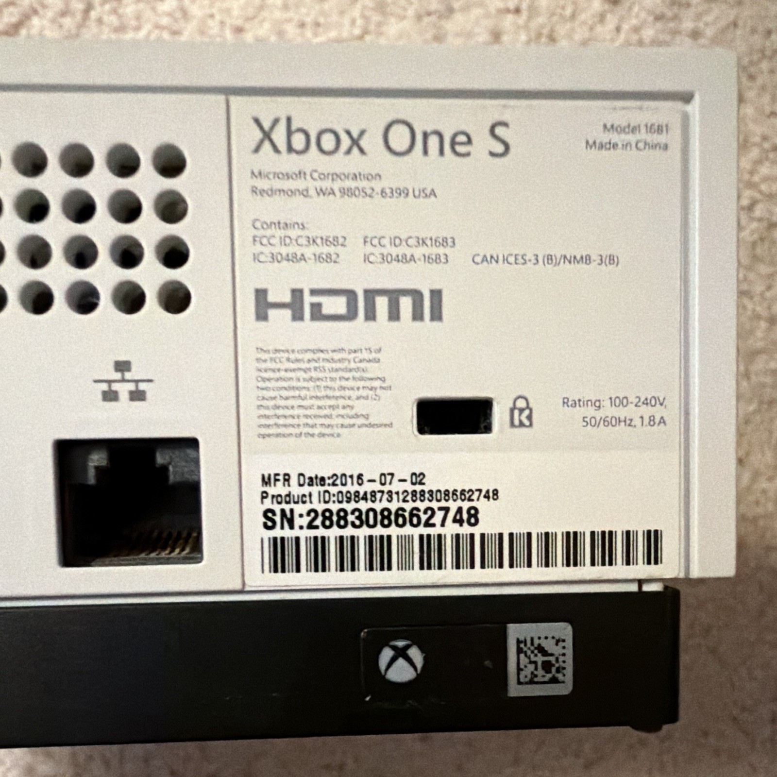 Microsoft Xbox One S White Console 4K UHD Blu-Ray Compatible MPN 1681 + 5 Games