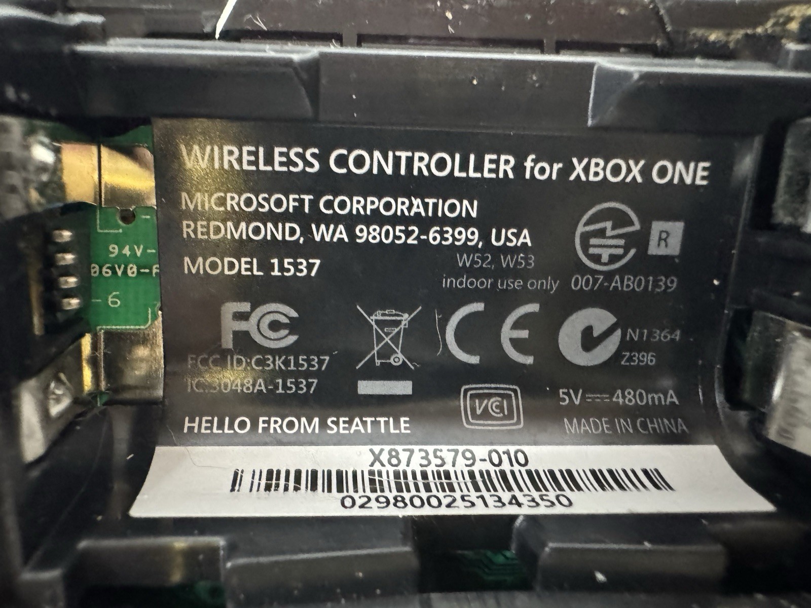 Original Microsoft Xbox One Model 1540 Console Original Box W/Controller & Cords