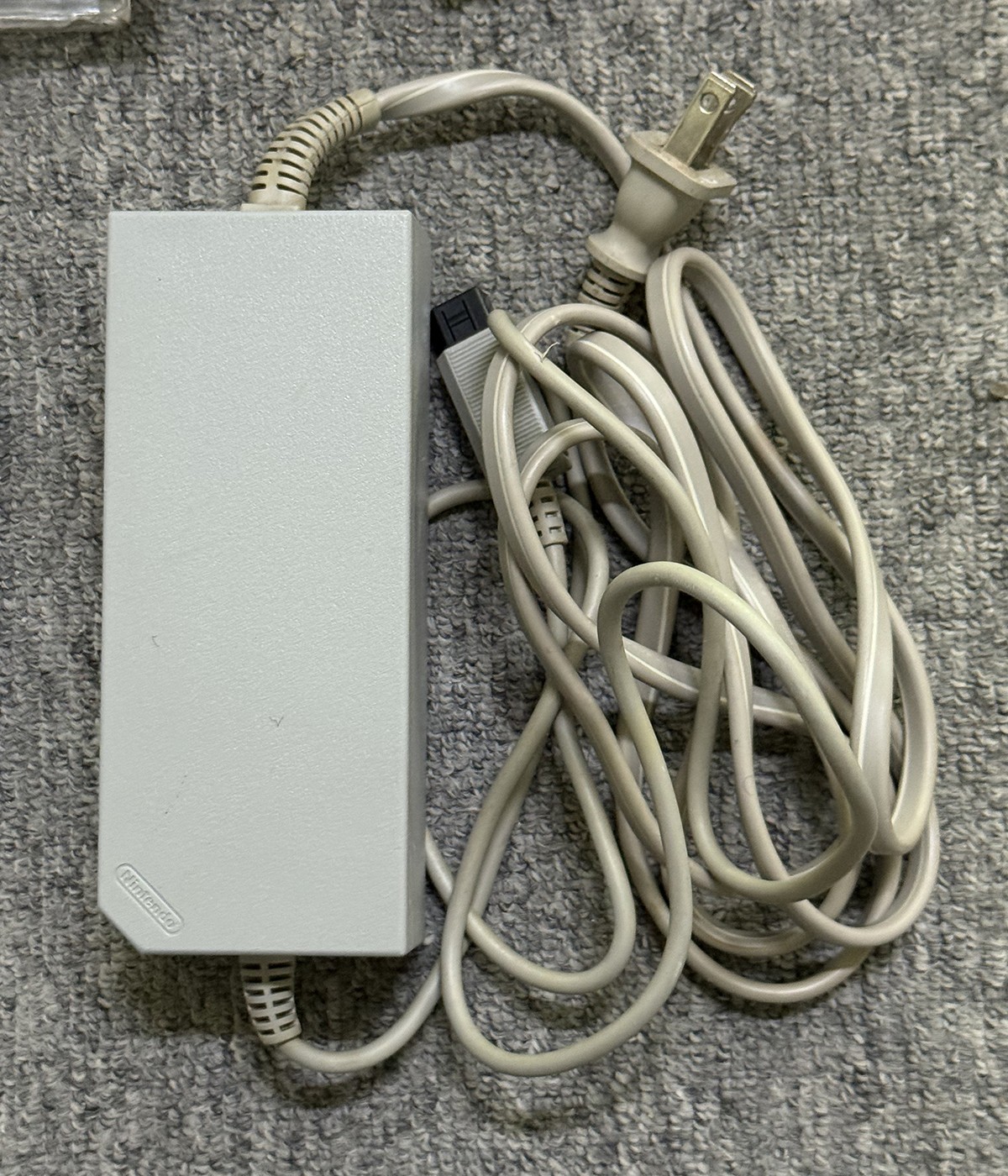 Nintendo Wii Console HD (2 Original Wii Remotes & 320GB Harddisk) Plug and Play