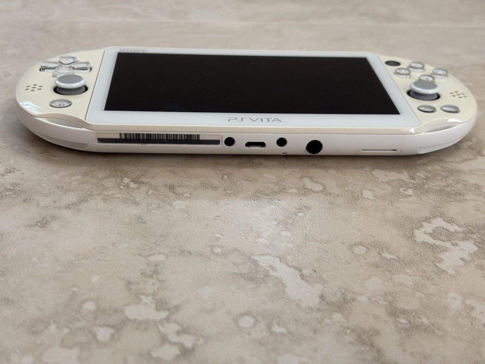 Sony PS Vita 2000 Slim PCH-2000 – White *Good* + Charger