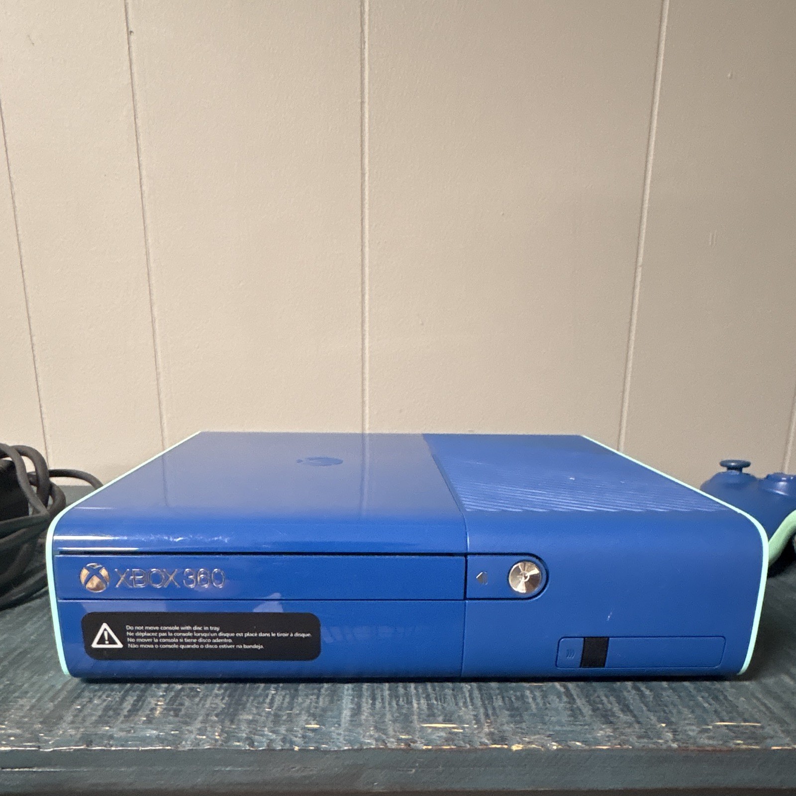 Microsoft Xbox 360 E Special Blue 500GB Console Cord w/ Power & 2 Controllers