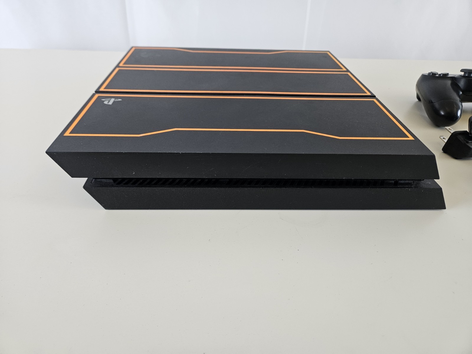 Sony PlayStation PS4 Call of Duty: Black Ops III Edition + Cables + Controller