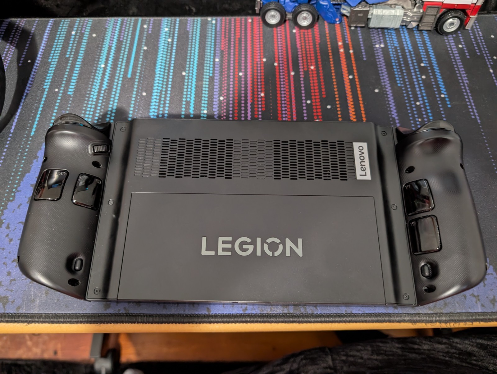 Lenovo Legion Go 8APU1 1TB Handheld Console | Screen Protector | Original Case